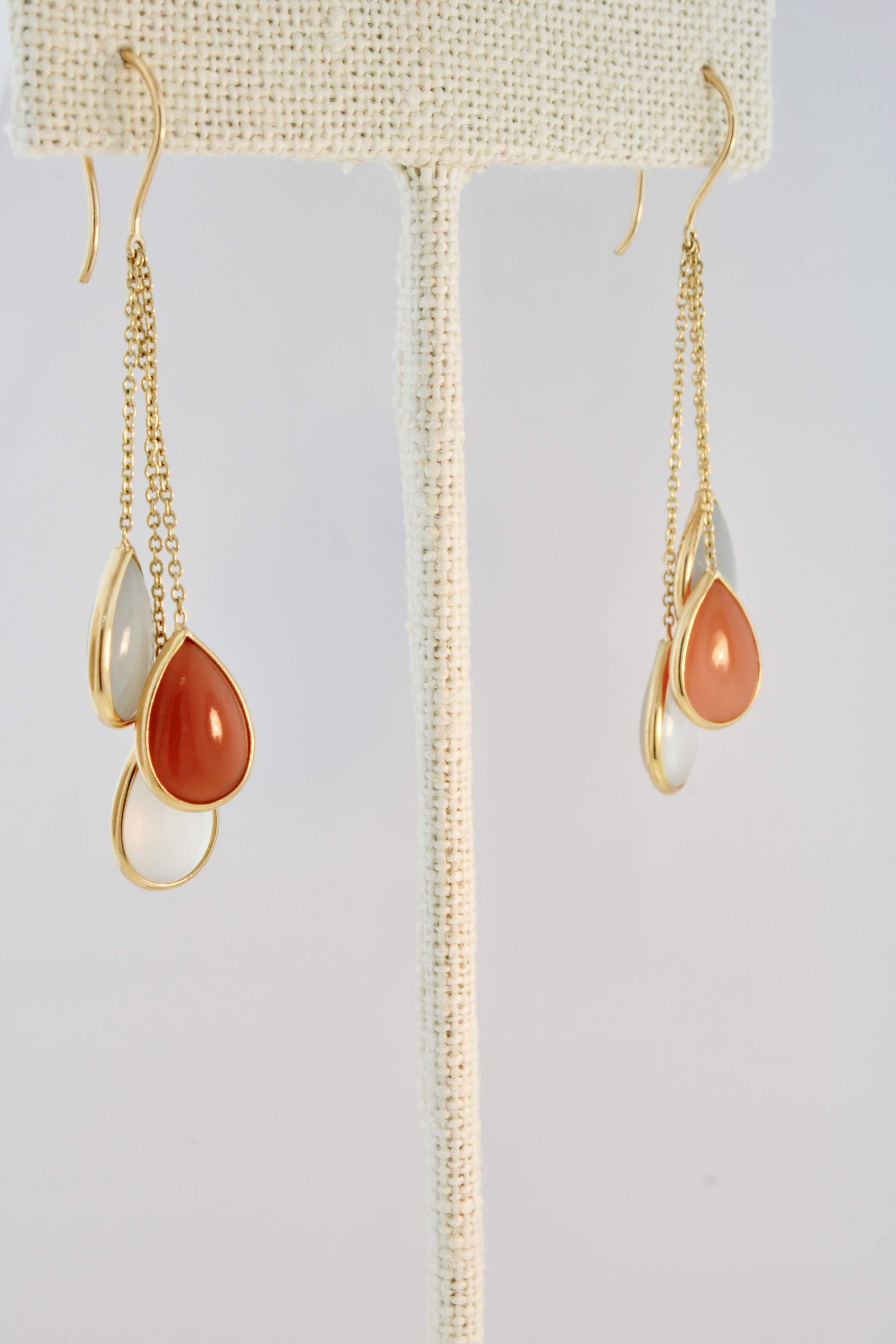 Nari Fine Jewels Handcrafted Moonstone Dangle Earrings in 18k In New Condition For Sale In beverly hills, CA