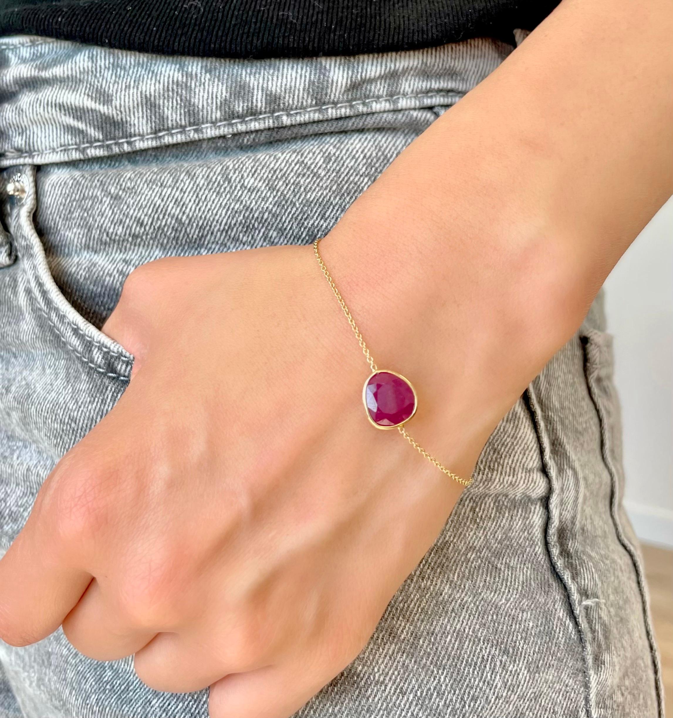 Oval Cut Nari Fine Jewels Handcrafted off Shape Ruby Bracelet Set in 18 Karat For Sale