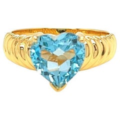 Nari Fine Jewels Bague à dôme cannelé en or jaune 14K avec topaze bleue en forme de cœur