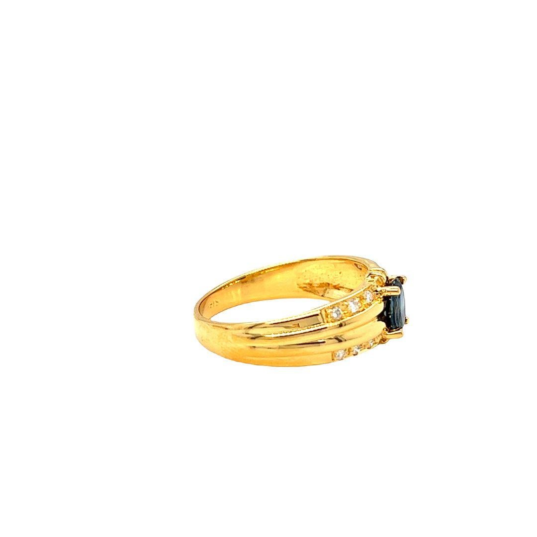 Contemporary Nari Fine Jewels Oval Sapphire and Diamond Ribbed Shank Ring 14K Yellow Gold  For Sale