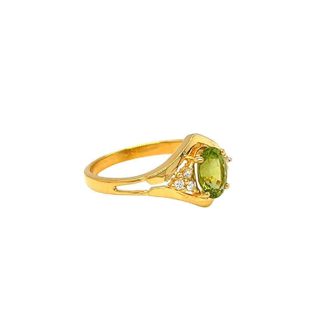 Contemporary Nari Fine Jewels Peridot and Diamond Chevron Accents Ring 14K Yellow Gold For Sale