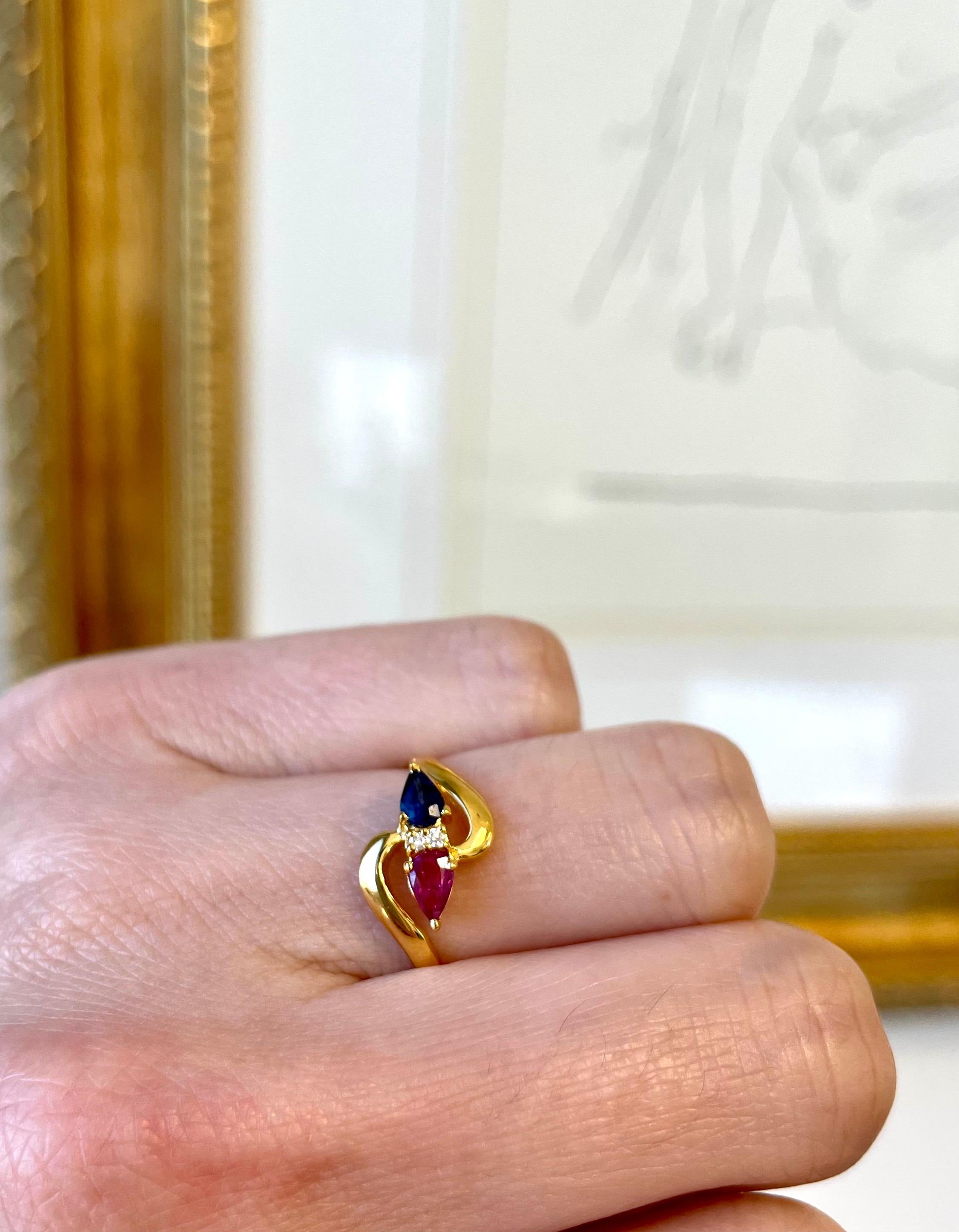Nari Fine Jewels Ruby, Sapphire & Diamond Swirl Bypass Ring 14K Yellow Gold In New Condition For Sale In beverly hills, CA
