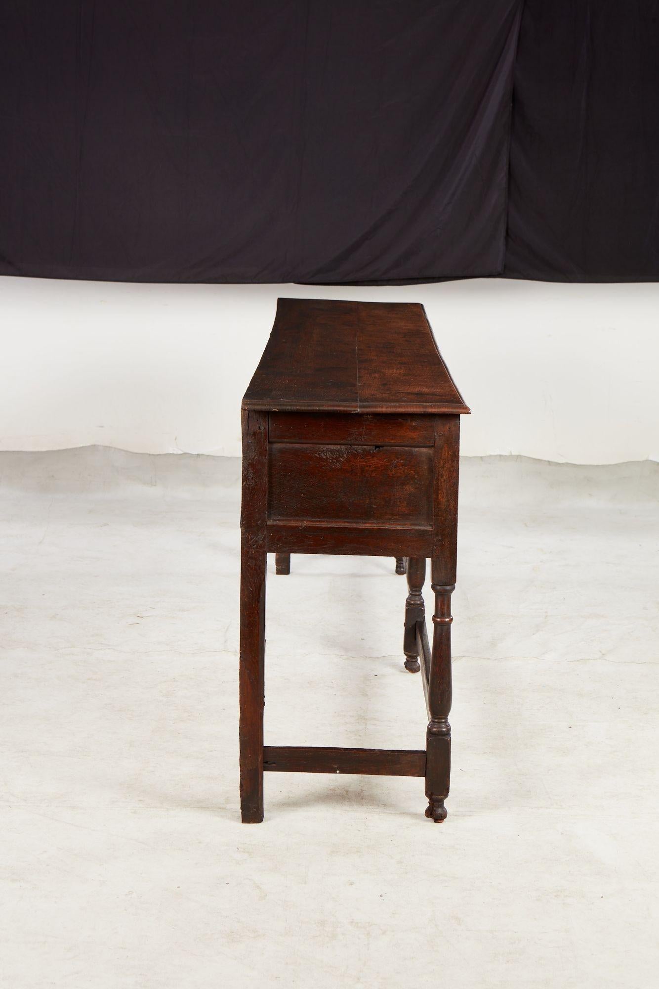 Narrow 18th c. Well-Patinated English Oak Sideboard For Sale 7