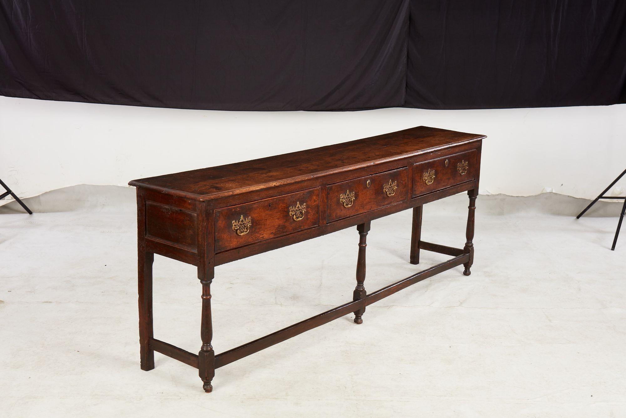 Narrow 18th c. Well-Patinated English Oak Sideboard In Good Condition For Sale In Greenwich, CT