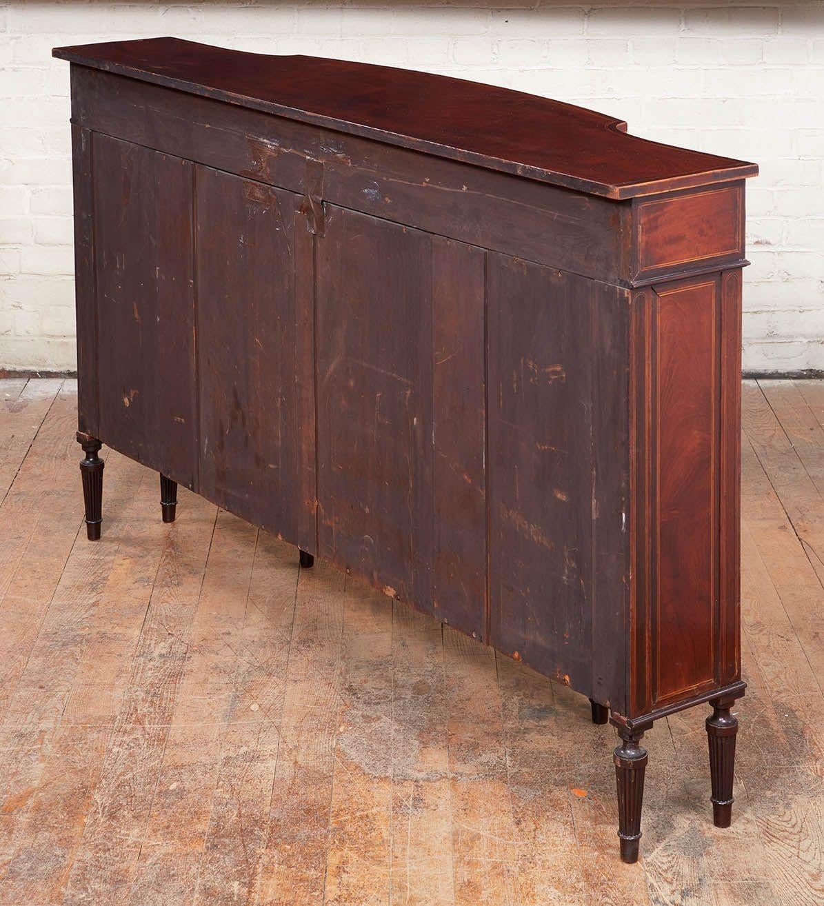 Armadio stretto in stile Adam di Wright and Mansfield in vendita 5
