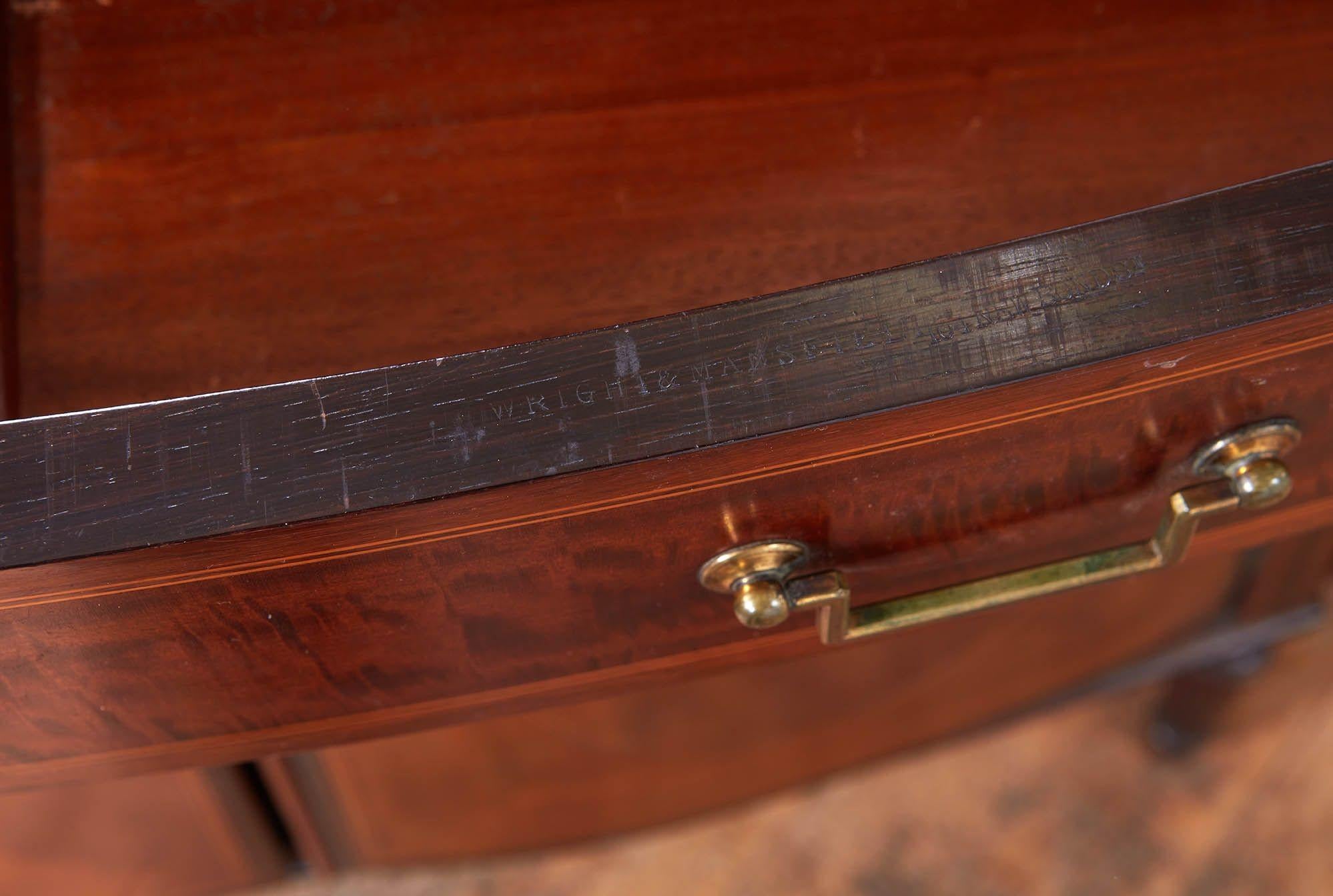 Armadio stretto in stile Adam di Wright and Mansfield in vendita 8