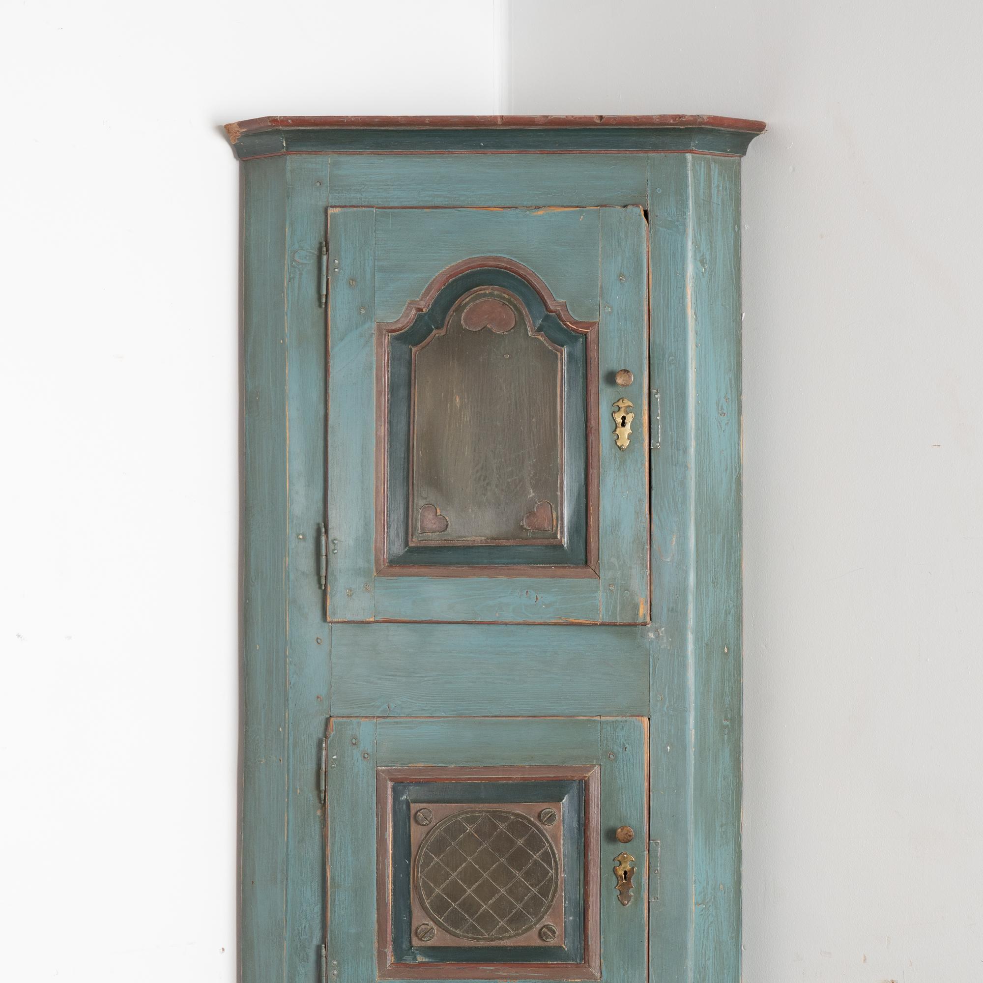 19th Century Narrow Blue Corner Cupboard with Three Cabinet Doors, Denmark circa 1820-40