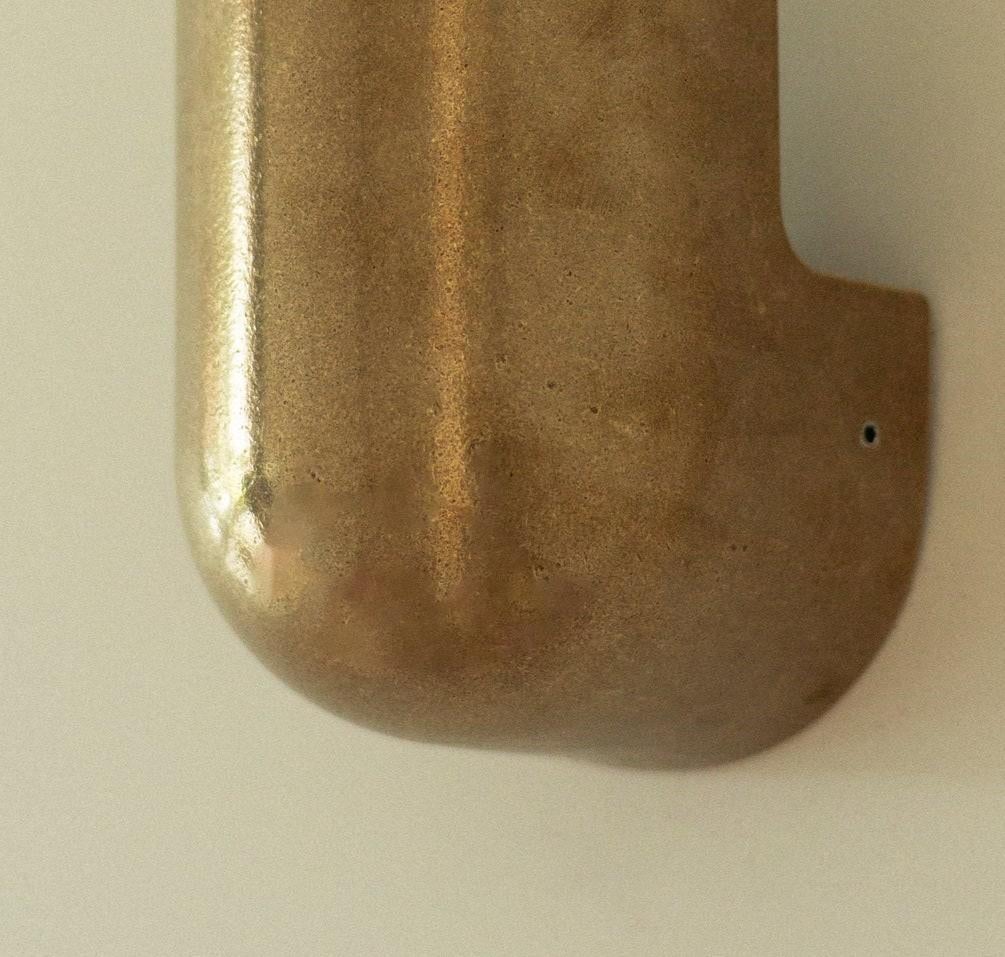 Aplique Contemporáneo Codo de Latón Dorado de Henry Wilson en Nuevo estado para la venta en Geneve, CH