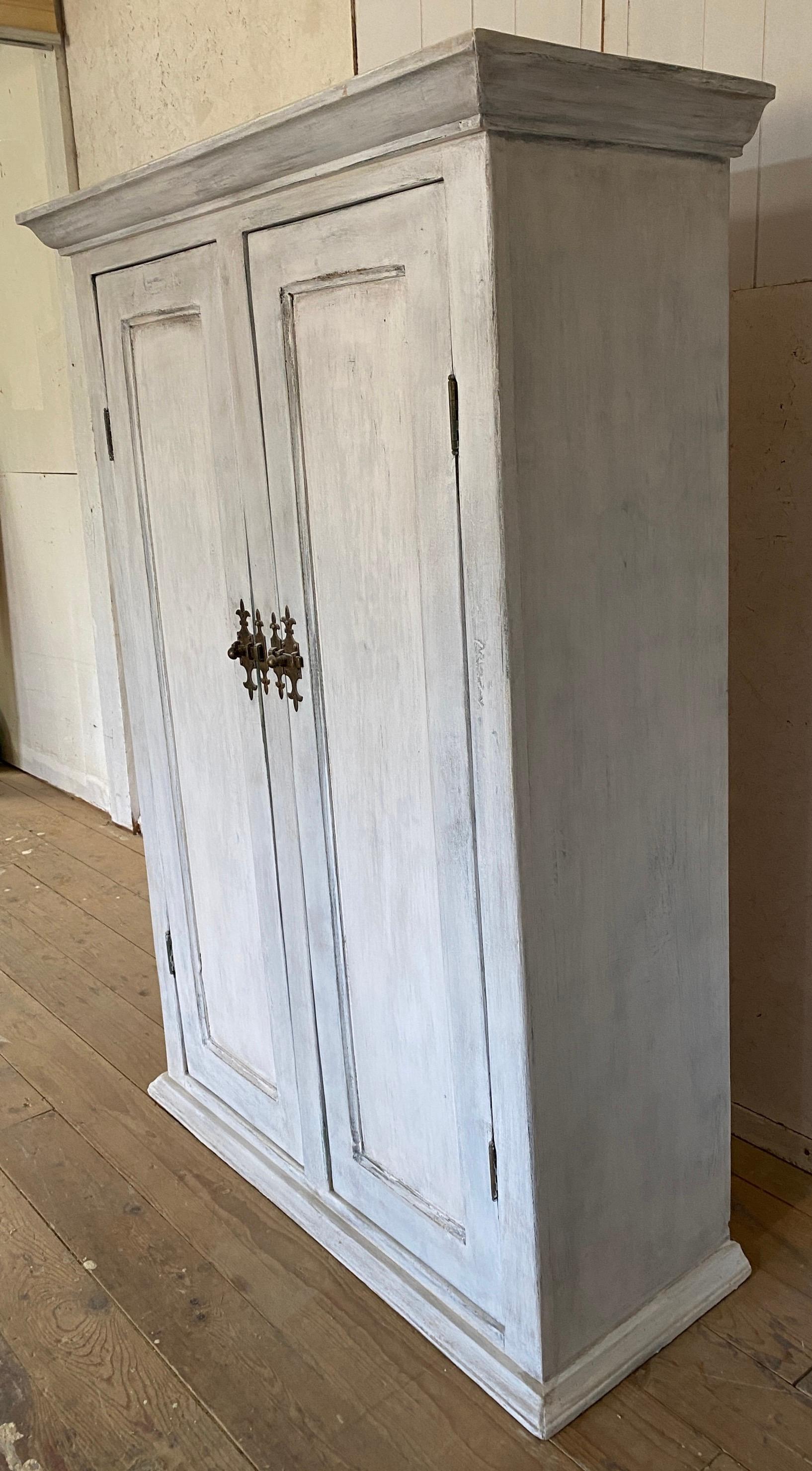 Narrow Depth Painted Country Style Cabinet In Good Condition For Sale In Sheffield, MA
