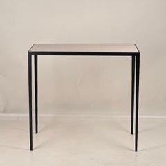 Console étroite 'Etude' en fer forgé et pierre à chaux crème adoucie par Design Frères