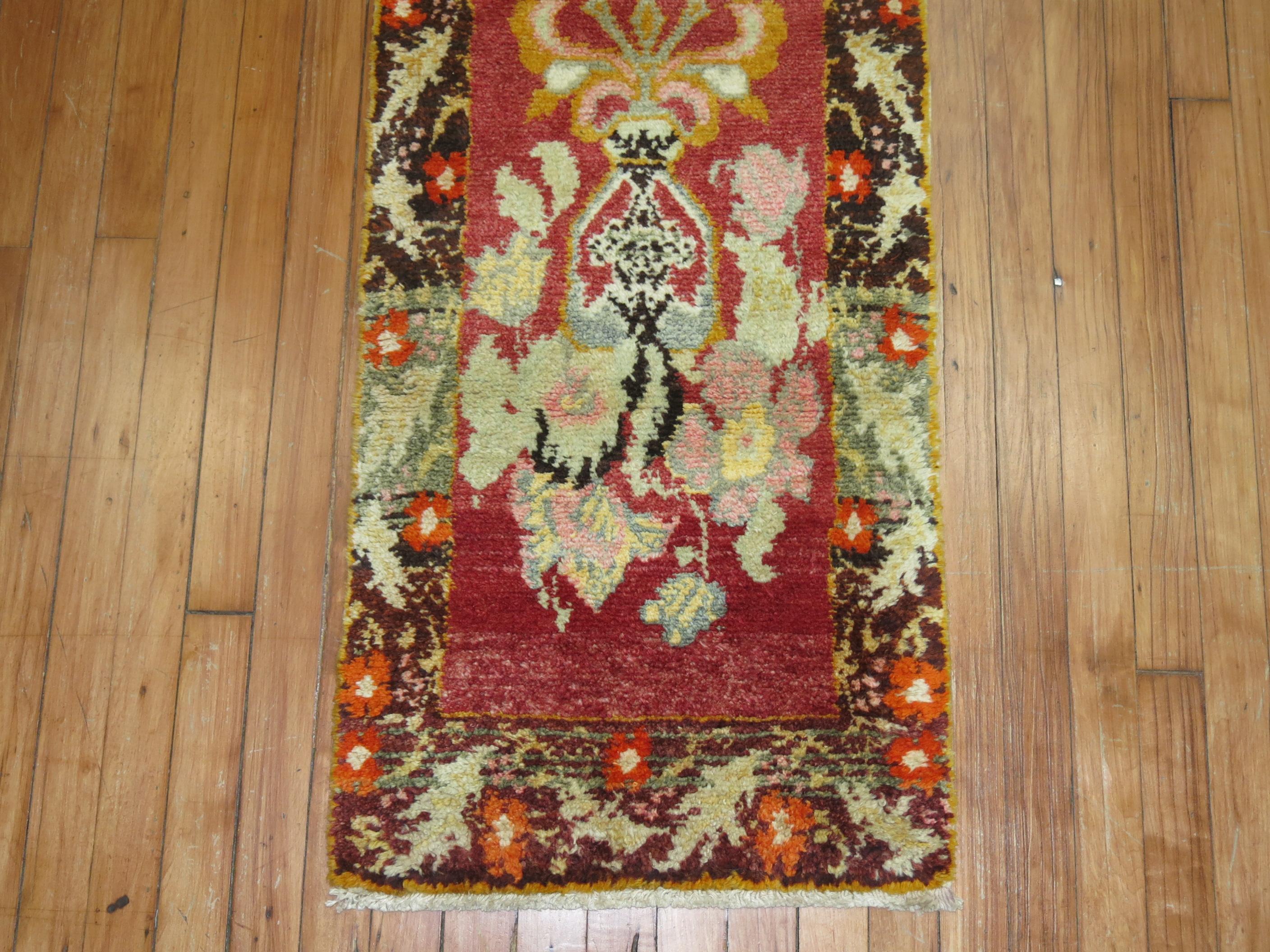Narrow Floral Turkish Red Large Flower Turkish 20th Century Wool Runner In Excellent Condition For Sale In New York, NY