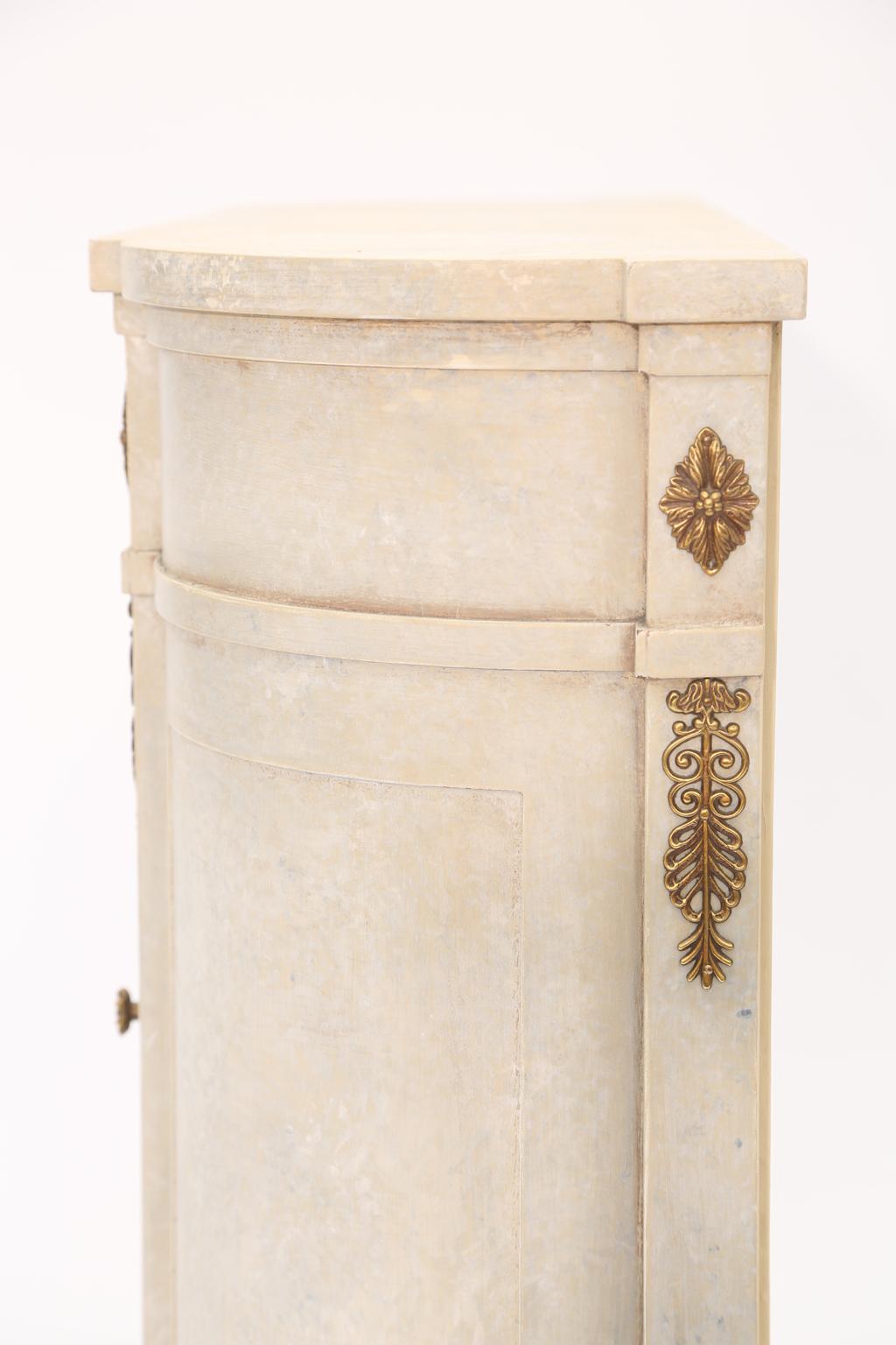 Narrow Hall Chest with Grille-Front Mirrored Door 3