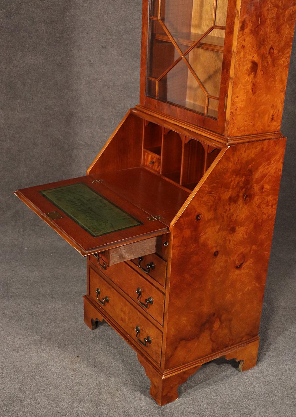 Narrow Inlaid English-Made Georgian Walnut Secretary Desk with Leather Desk In Good Condition In Swedesboro, NJ