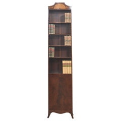 Libreria stretta in mogano intarsiato