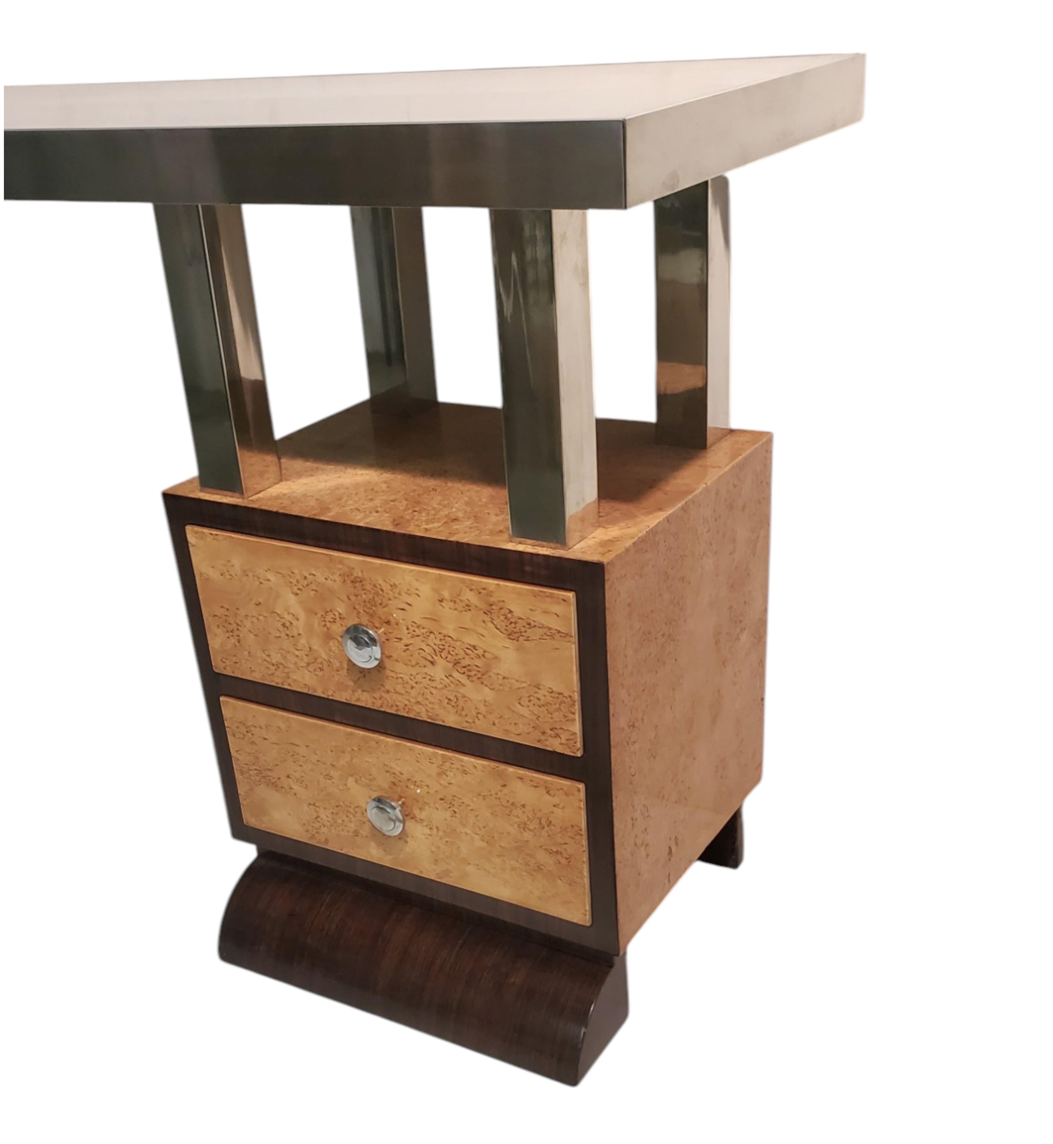 Schmaler minimalistischer Schreibtisch aus zweifarbigem Wurzelholz und Nussbaumholz mit Nickelbronze-Rohrbeinen im Angebot 7