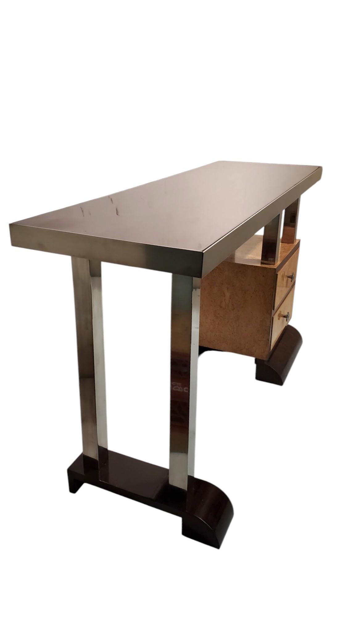 Schmaler minimalistischer Schreibtisch aus zweifarbigem Wurzelholz und Nussbaumholz mit Nickelbronze-Rohrbeinen im Angebot 8