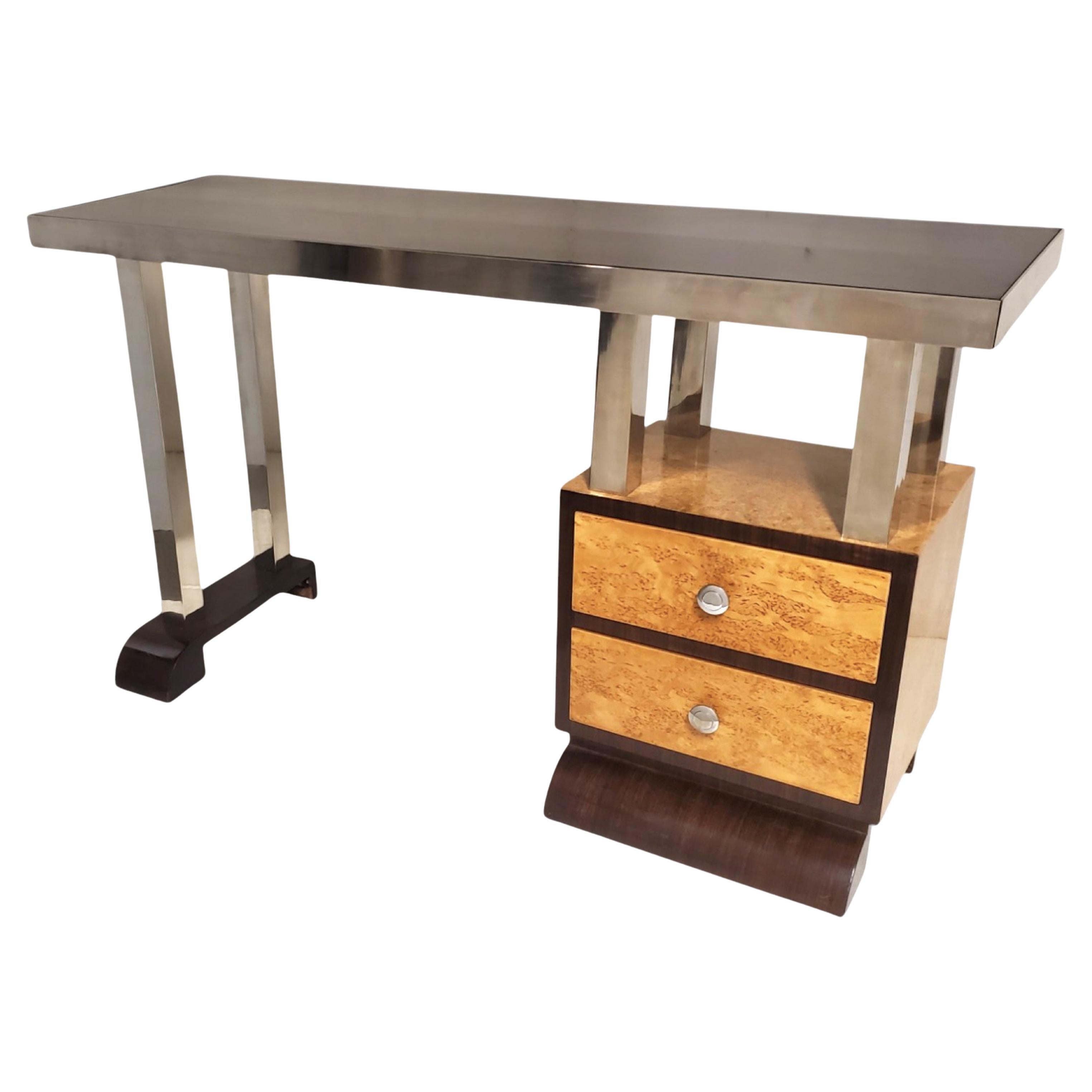 Schmaler minimalistischer Schreibtisch aus zweifarbigem Wurzelholz und Nussbaumholz mit Nickelbronze-Rohrbeinen