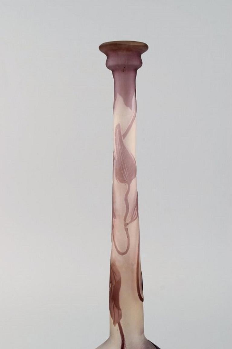 French Narrow Neck Emile Gallé Vase in Frosted and Purple Art Glass, Early 20th C For Sale