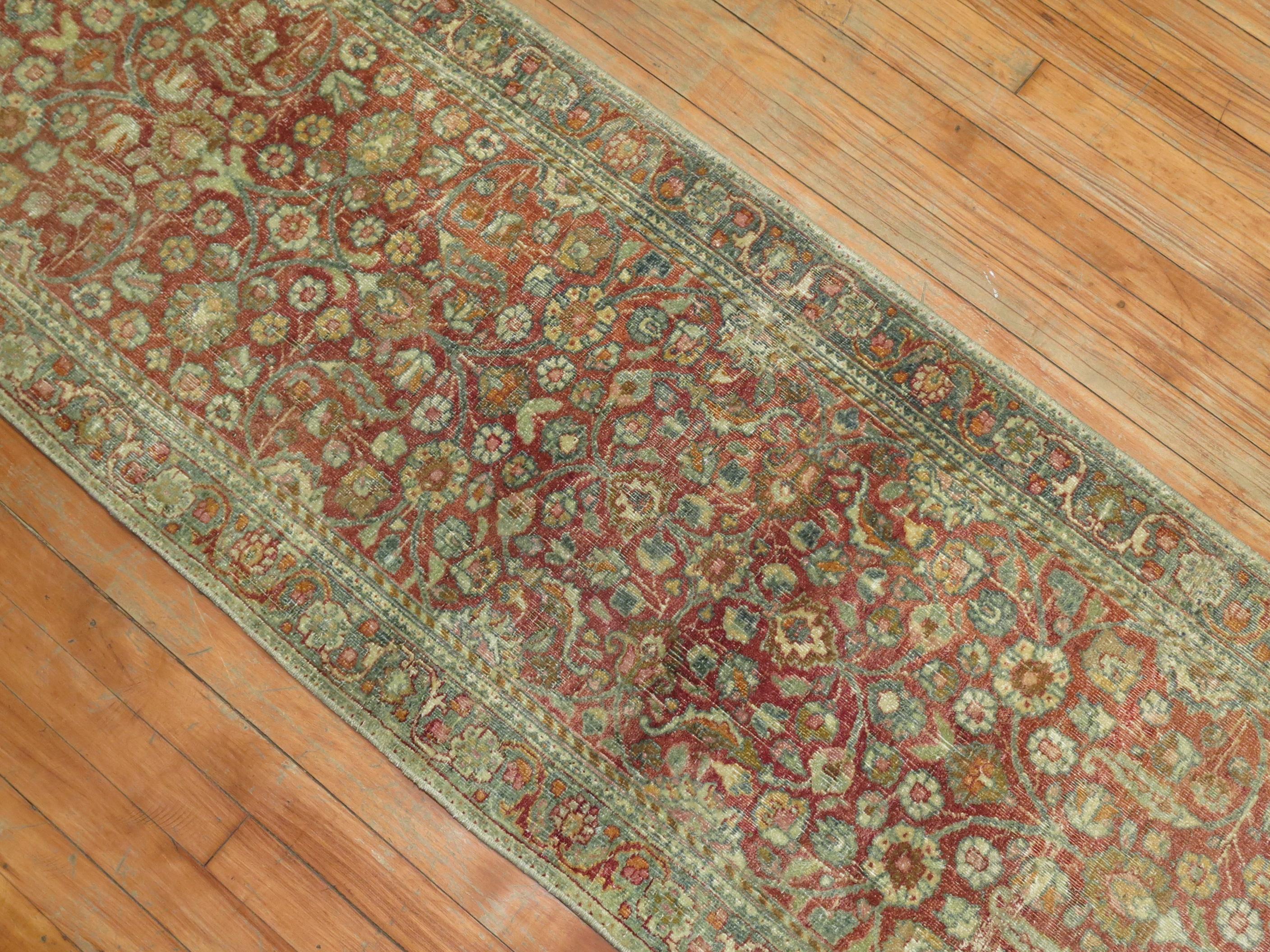 Zabihi Collection Schmaler Persischer Kashan Läufer im Angebot 3