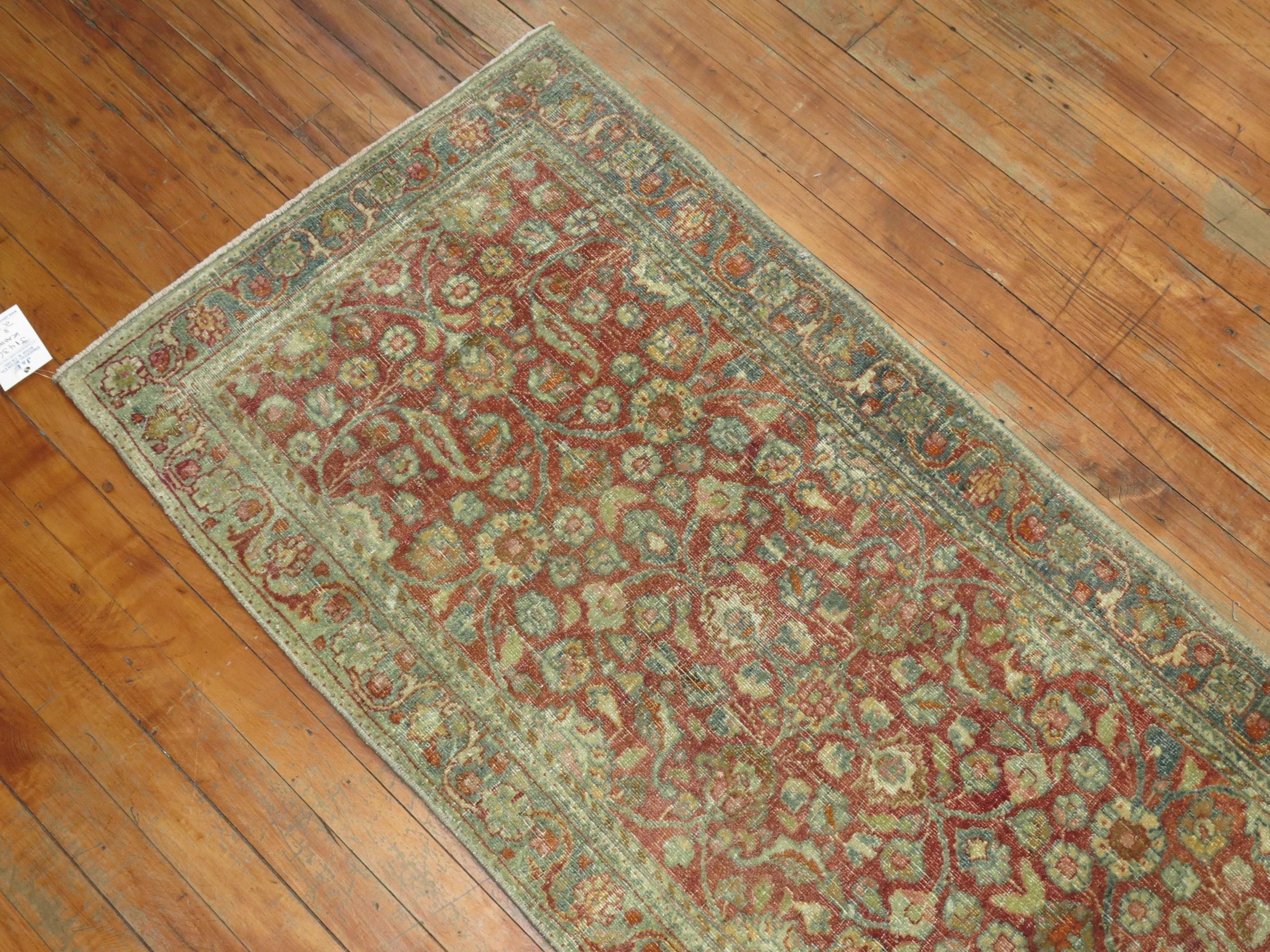Zabihi Collection Schmaler Persischer Kashan Läufer im Angebot 1