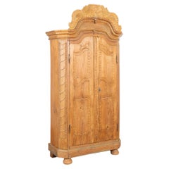 Armario estrecho de dos puertas de pino, Hungría circa 1820-40