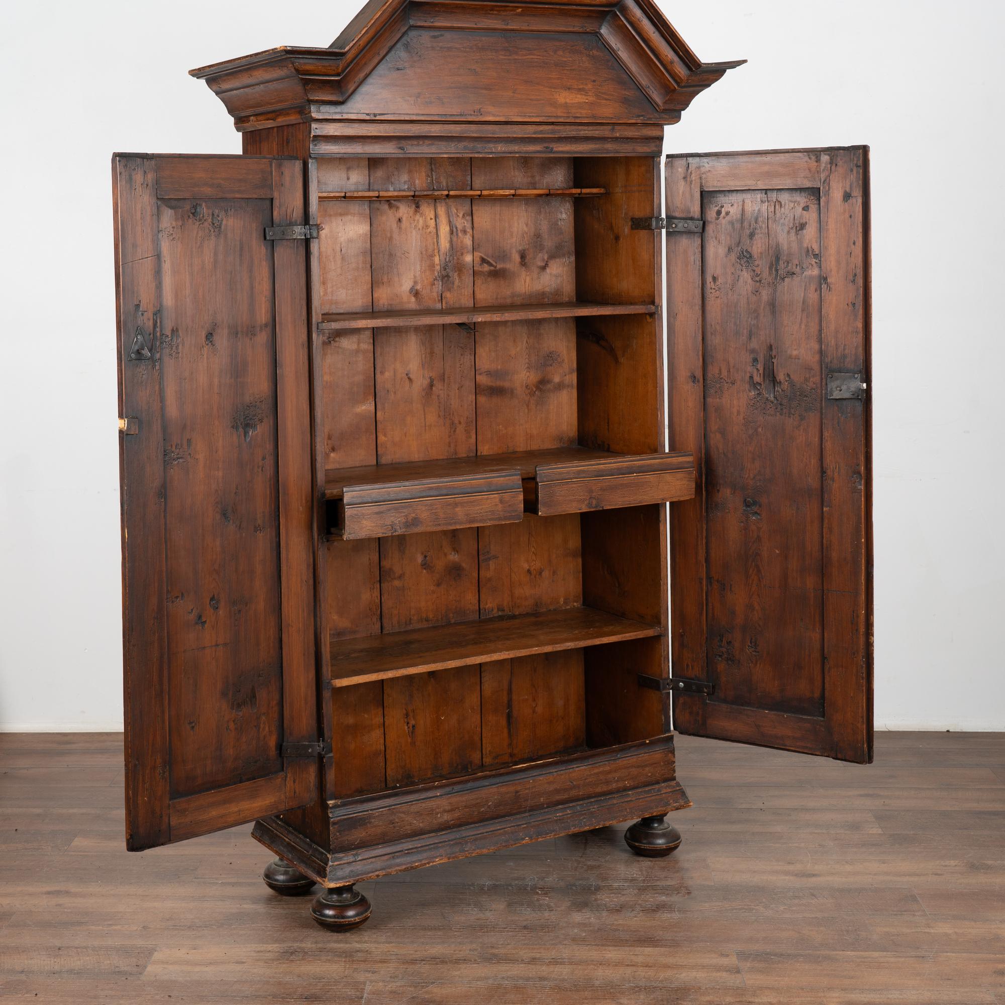 armoire etroite