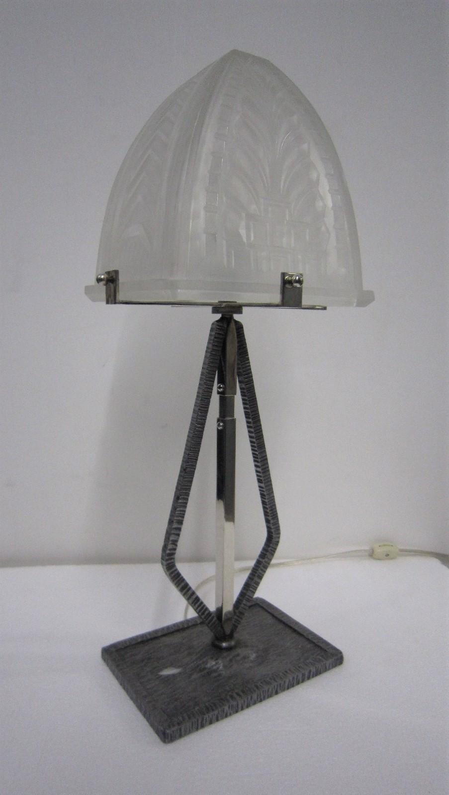 Narrow, Rectangular French Modernist Table Lamp, Hammered Iron and Art Glass For Sale 8