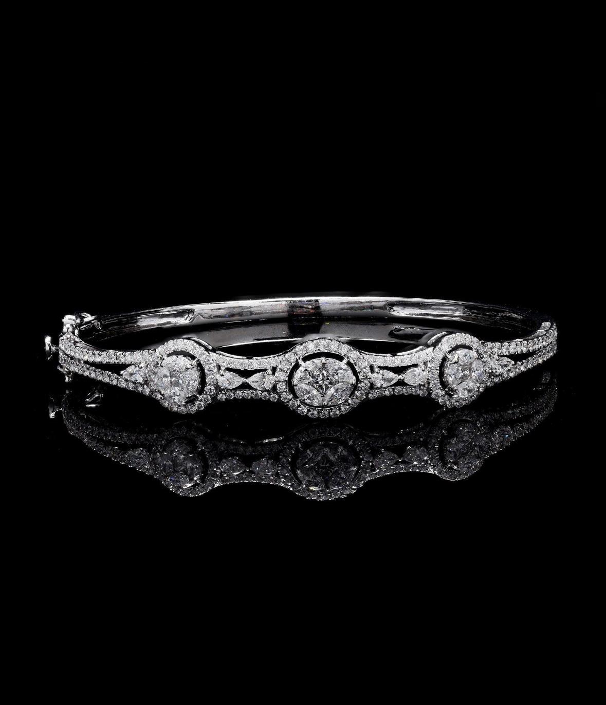 Taille mixte Bracelet en or 18 carats avec diamants naturels de 2,10 carats en vente