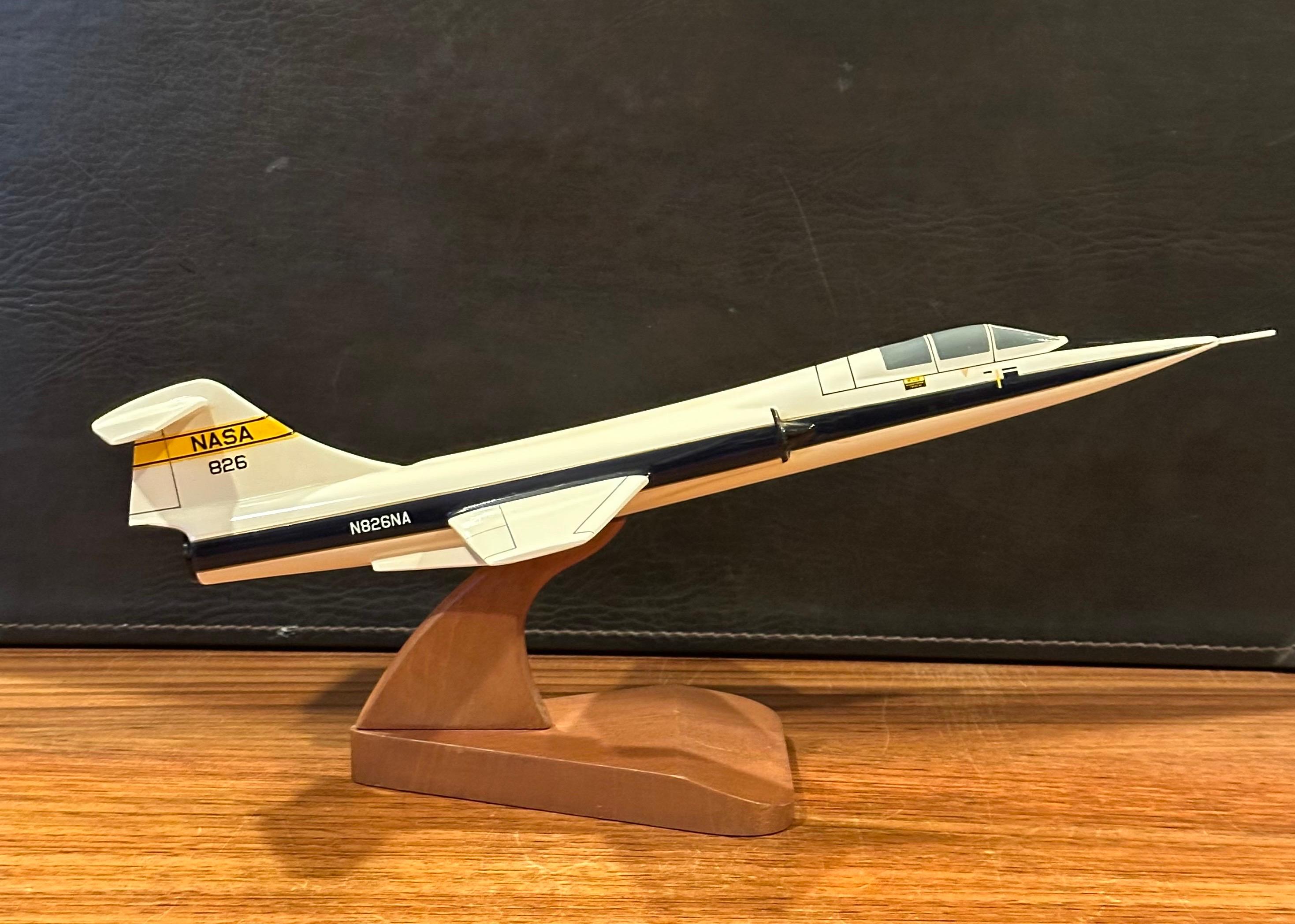 NASA F-104 Lockheed Starfighter Bomber / Airplane Contractor Desk Model (Modèle de bureau) en vente 4