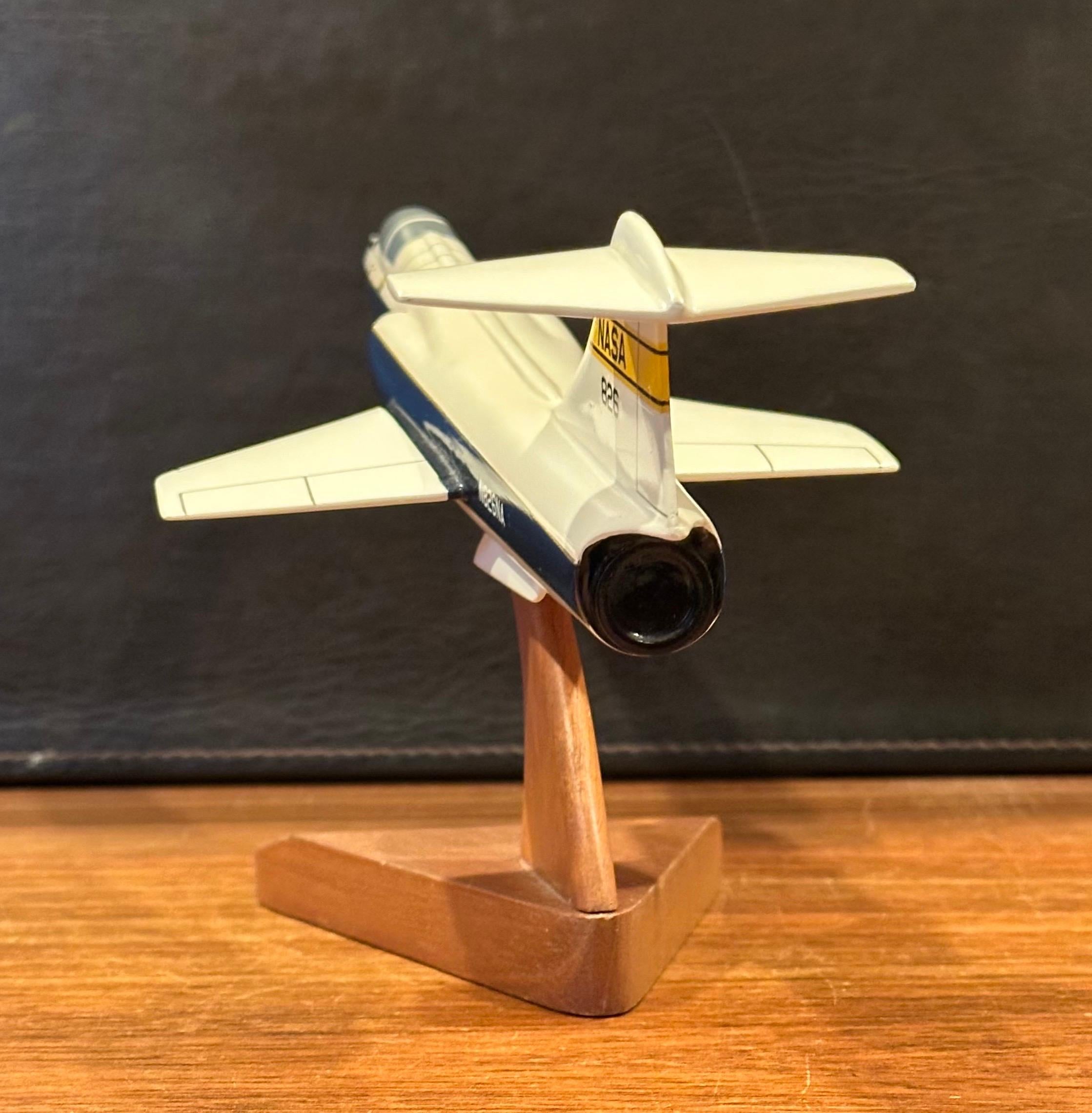 NASA F-104 Lockheed Starfighter Bomber / Airplane Contractor Desk Model (Modèle de bureau) en vente 5