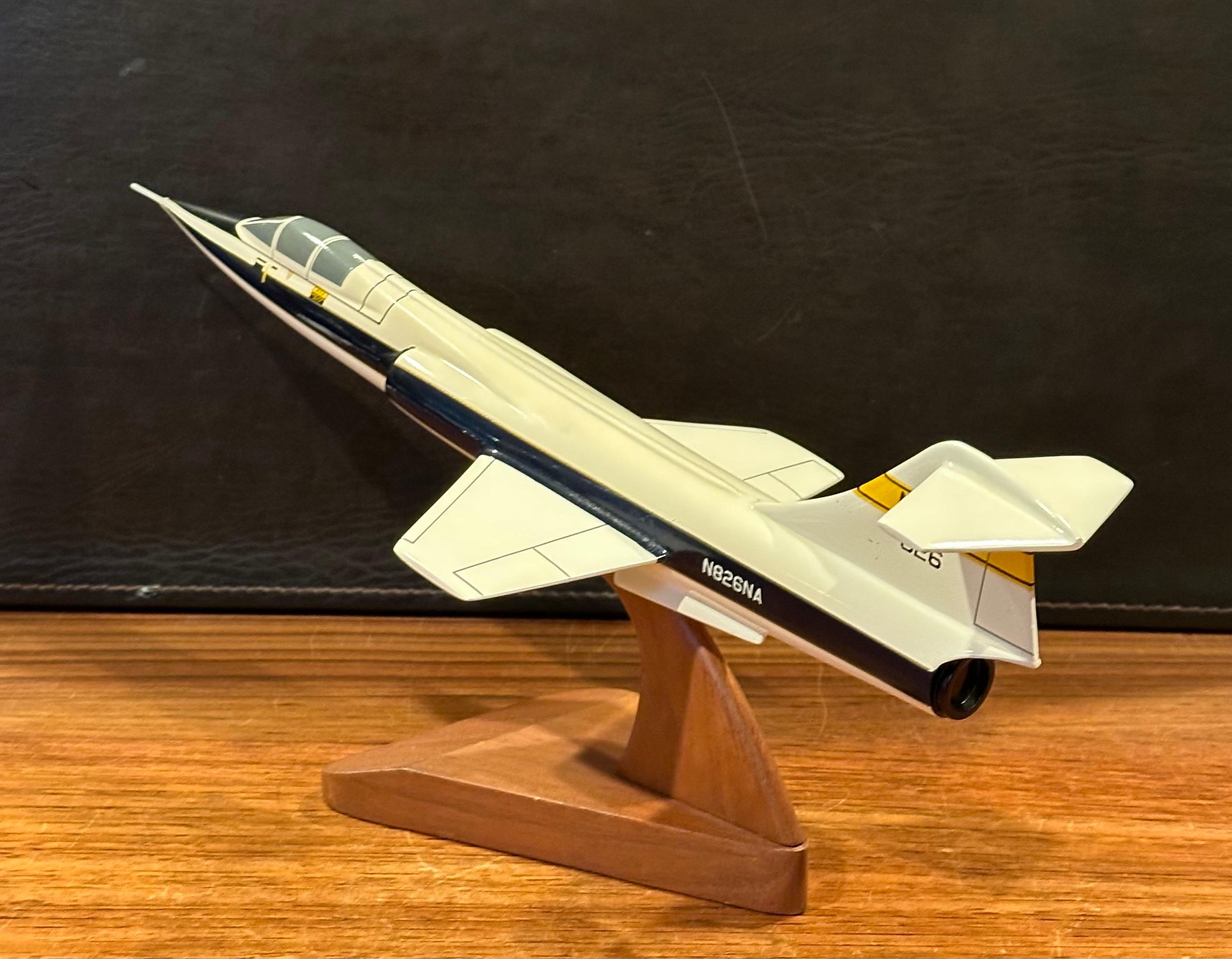 NASA F-104 Lockheed Starfighter Bomber / Airplane Contractor Desk Model (Modèle de bureau) en vente 2