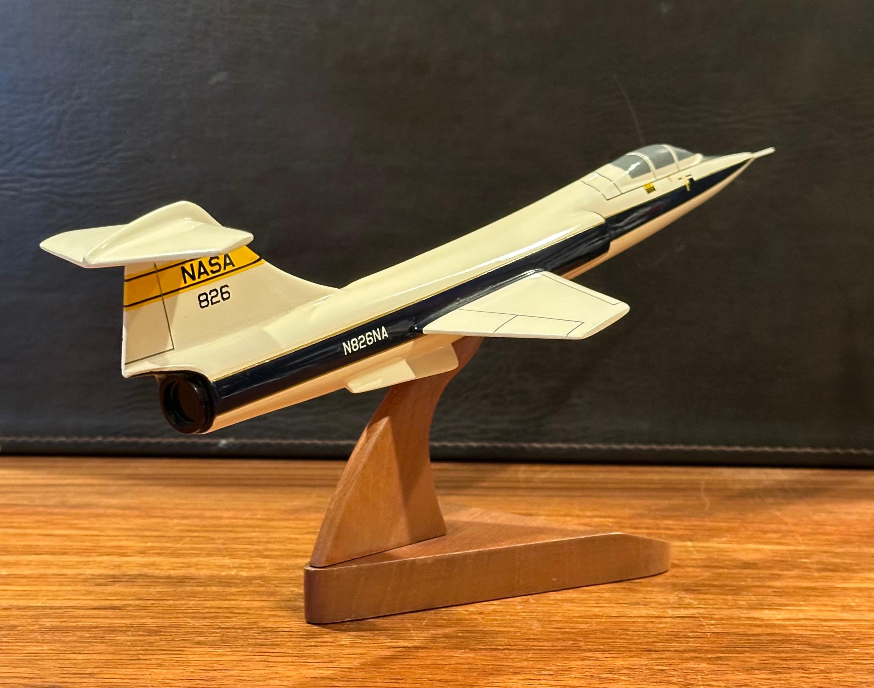 NASA F-104 Lockheed Starfighter Bomber / Airplane Contractor Desk Model (Modèle de bureau) en vente 3