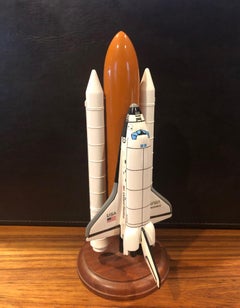 NASA Space Shuttle Discovery Contractor Desk Model 1/200 Scale