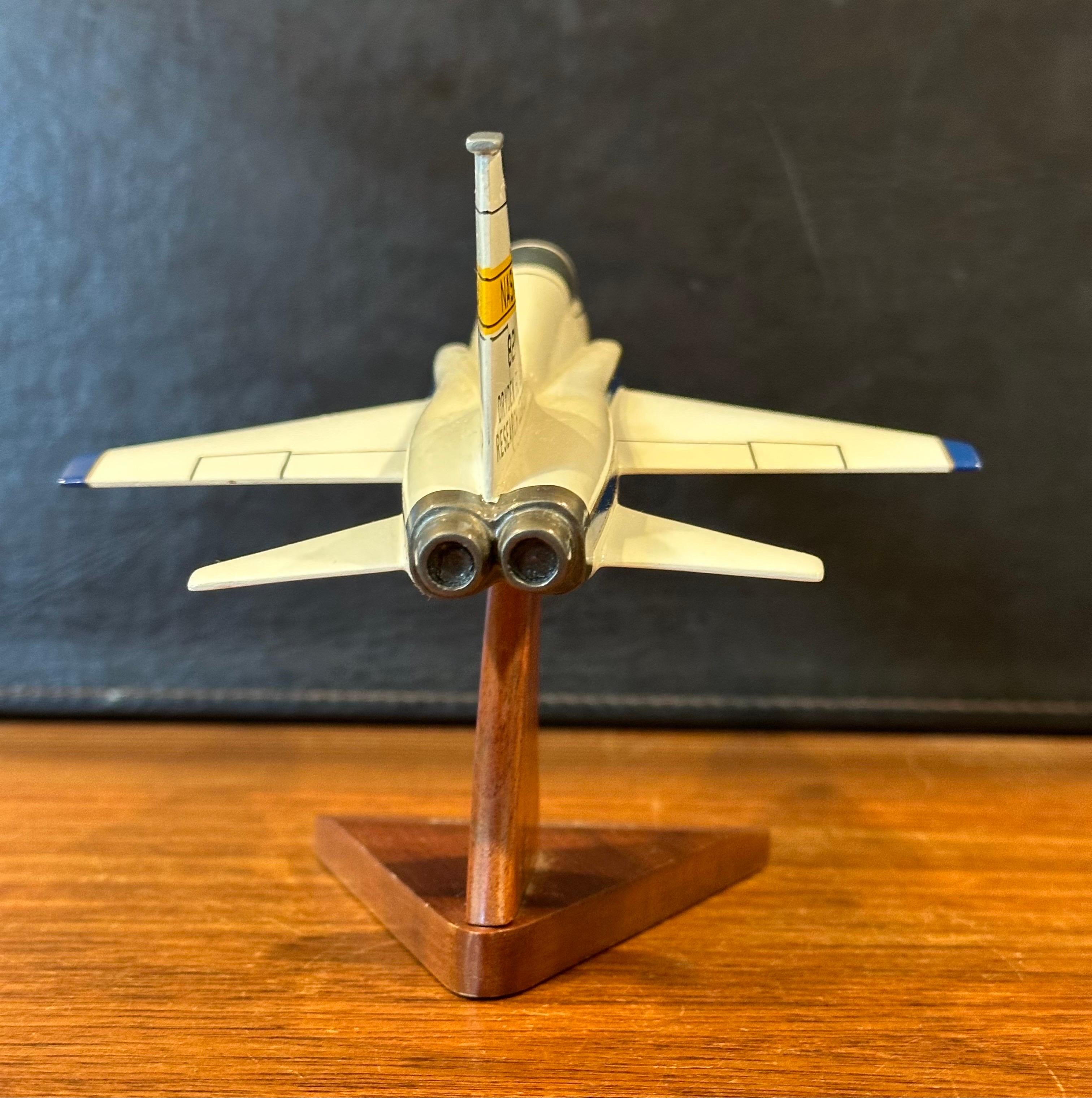 NASA T-38 Northrop Talon/ Airplane Contractor Desk Model 6