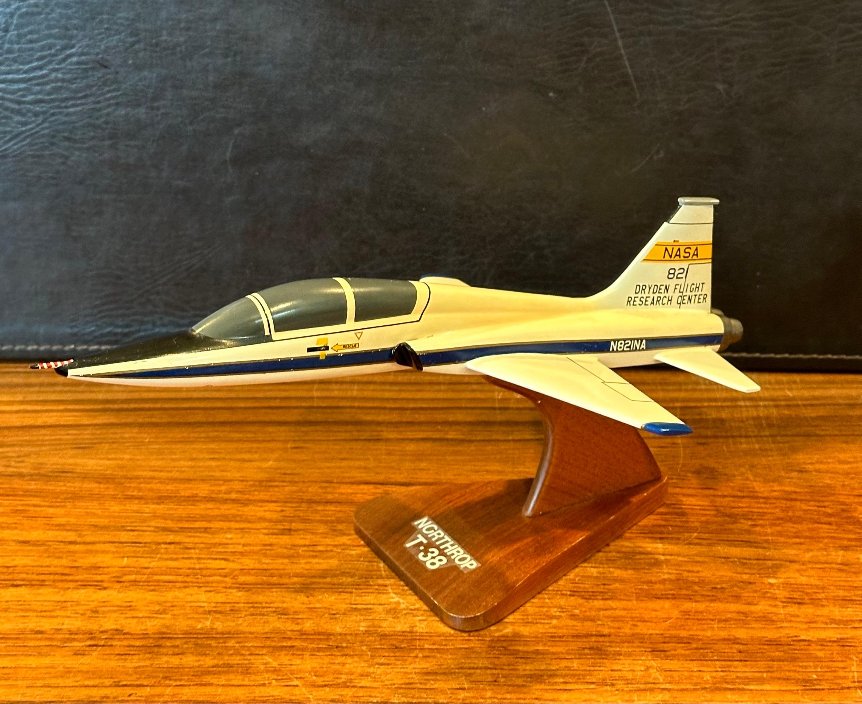 NASA T-38 Northrop Talon/ Airplane Contractor Desk Model 3