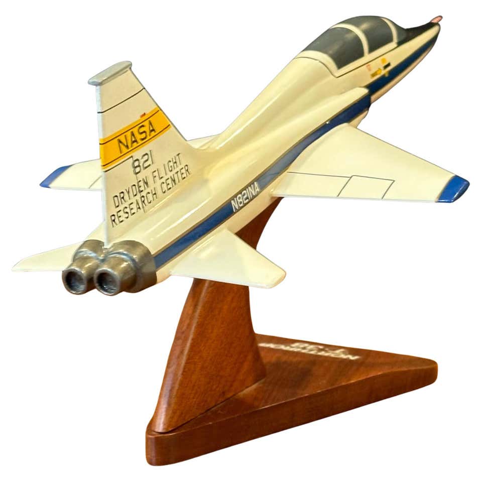 NASA F-104 Lockheed Starfighter Bomber / Airplane Contractor Desk Model ...