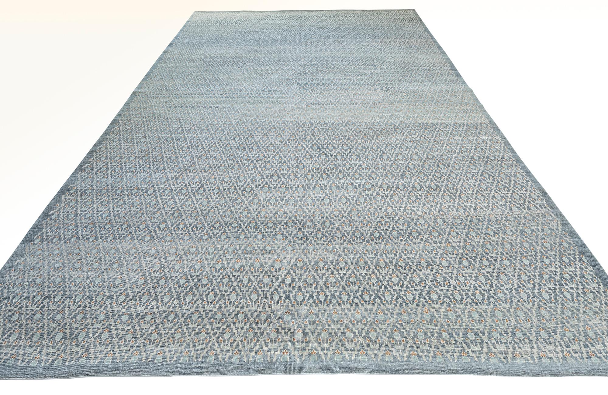 Contemporary NASIRI Carpets Traditional Serab - Hand-knotted Cream Rug  For Sale