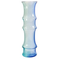 Nason MuranoVase en verre bleu clair et bleu modèle en bambou des années 1980