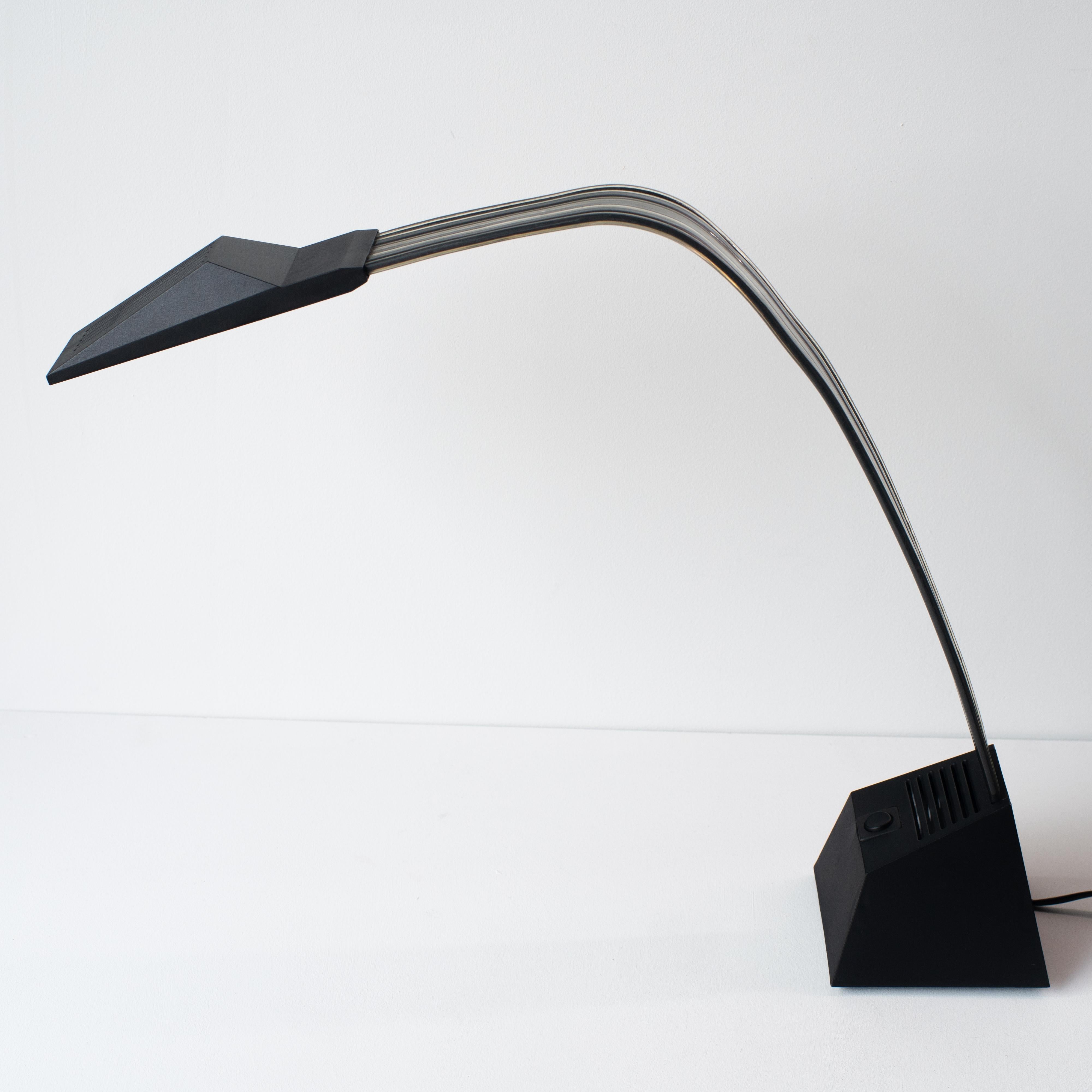 Painted Nastro desk lamp black Stilnovo Italian modern lighting For Sale