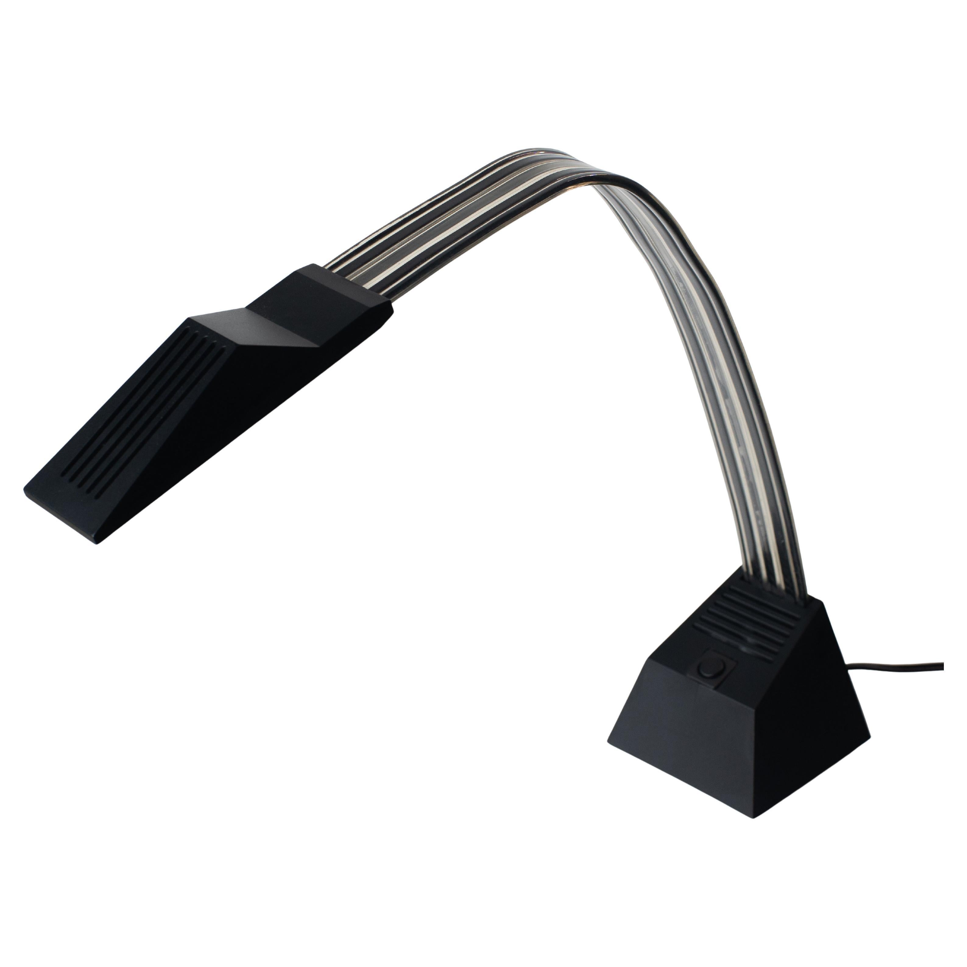 Lampada da tavolo Nastro nera Stilnovo Illuminazione moderna italiana