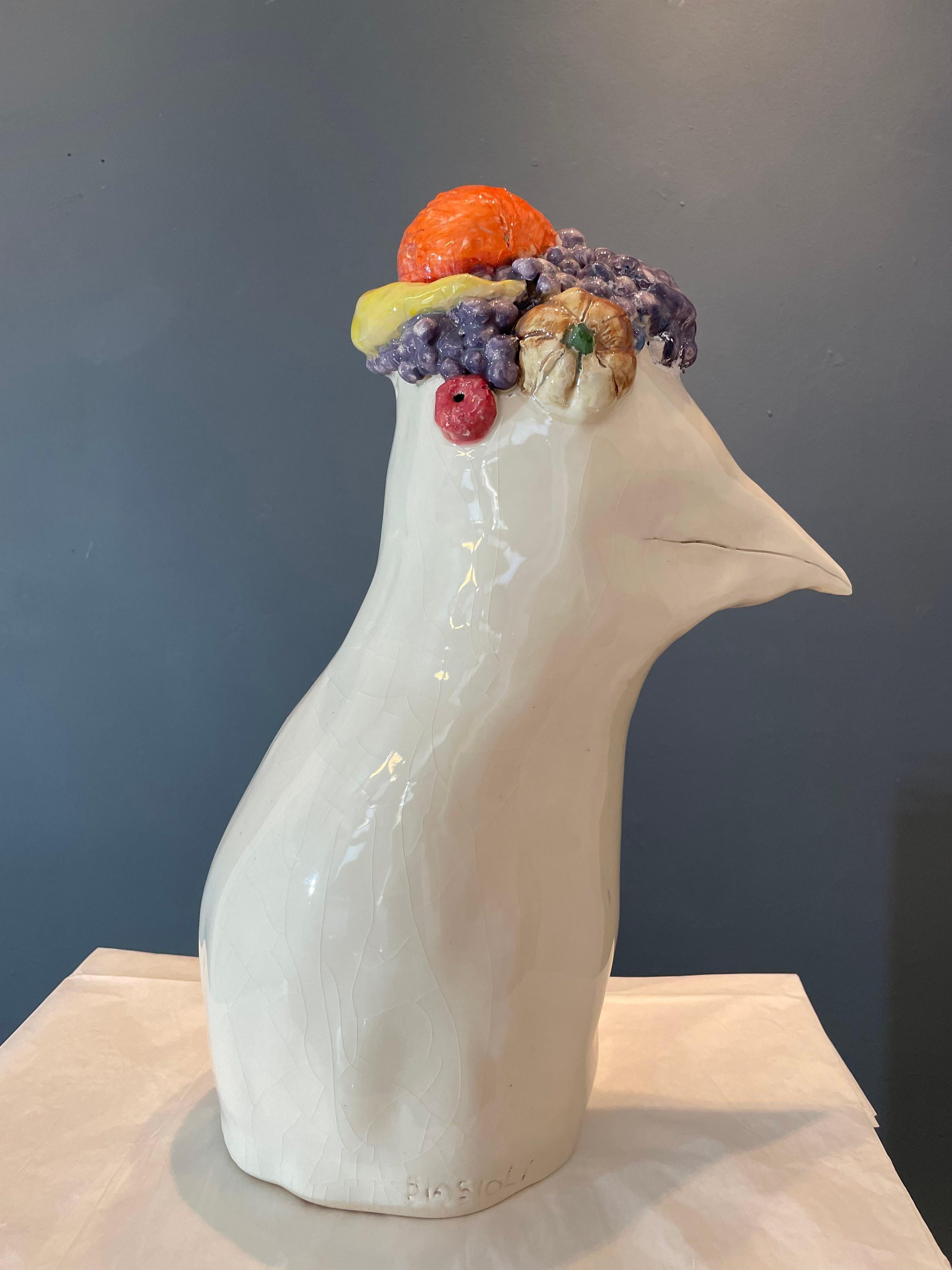 Pájaro con frutos - Still-Life Sculpture Grigio di Natalia Biasioli