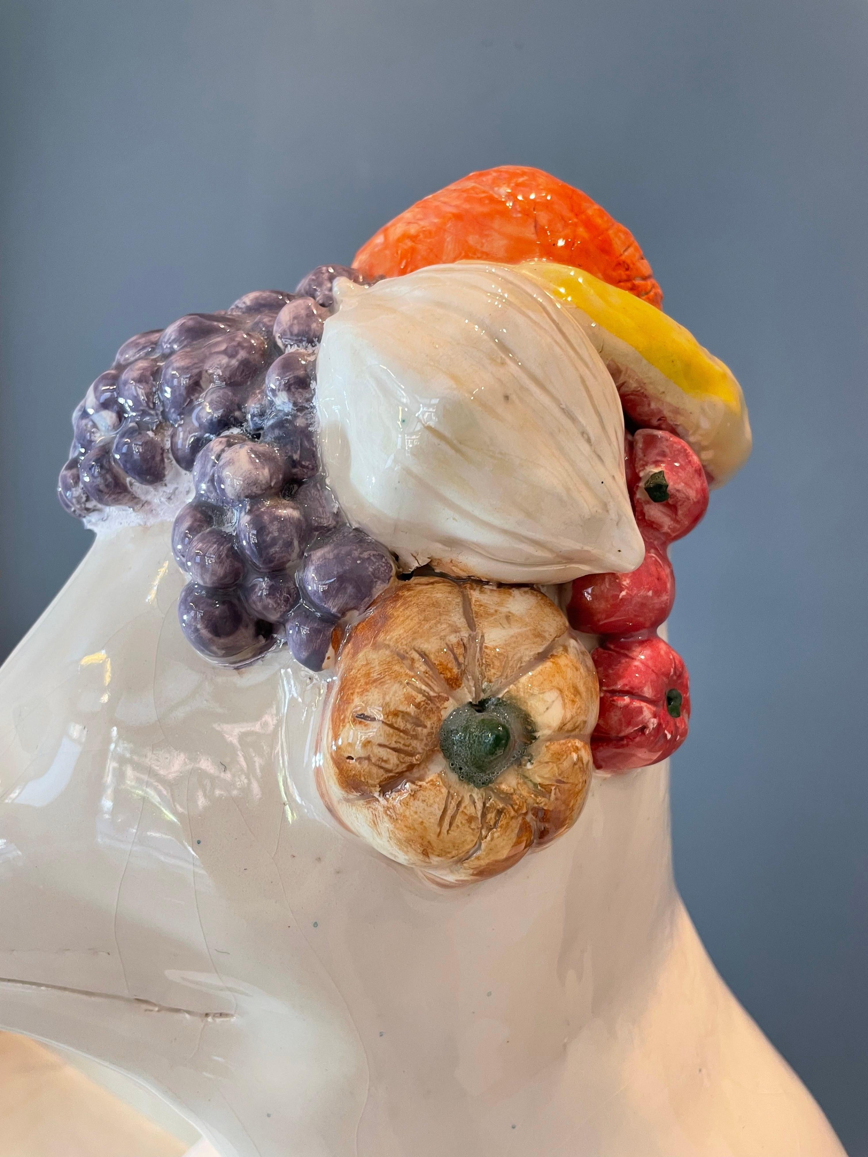 Pájaro con frutos in vendita 3