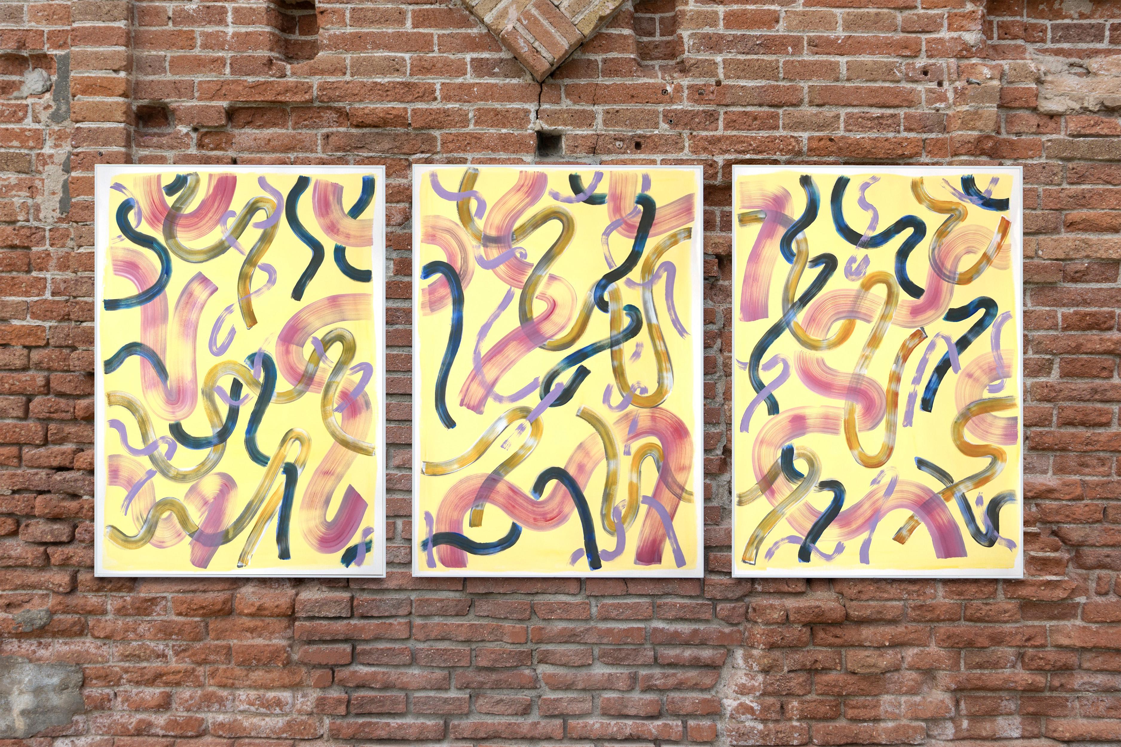 Abstraktes Gemälde, Triptychon aus gelben Eierschalen-Gemälde, lila organische Pinselstriche im Angebot 5