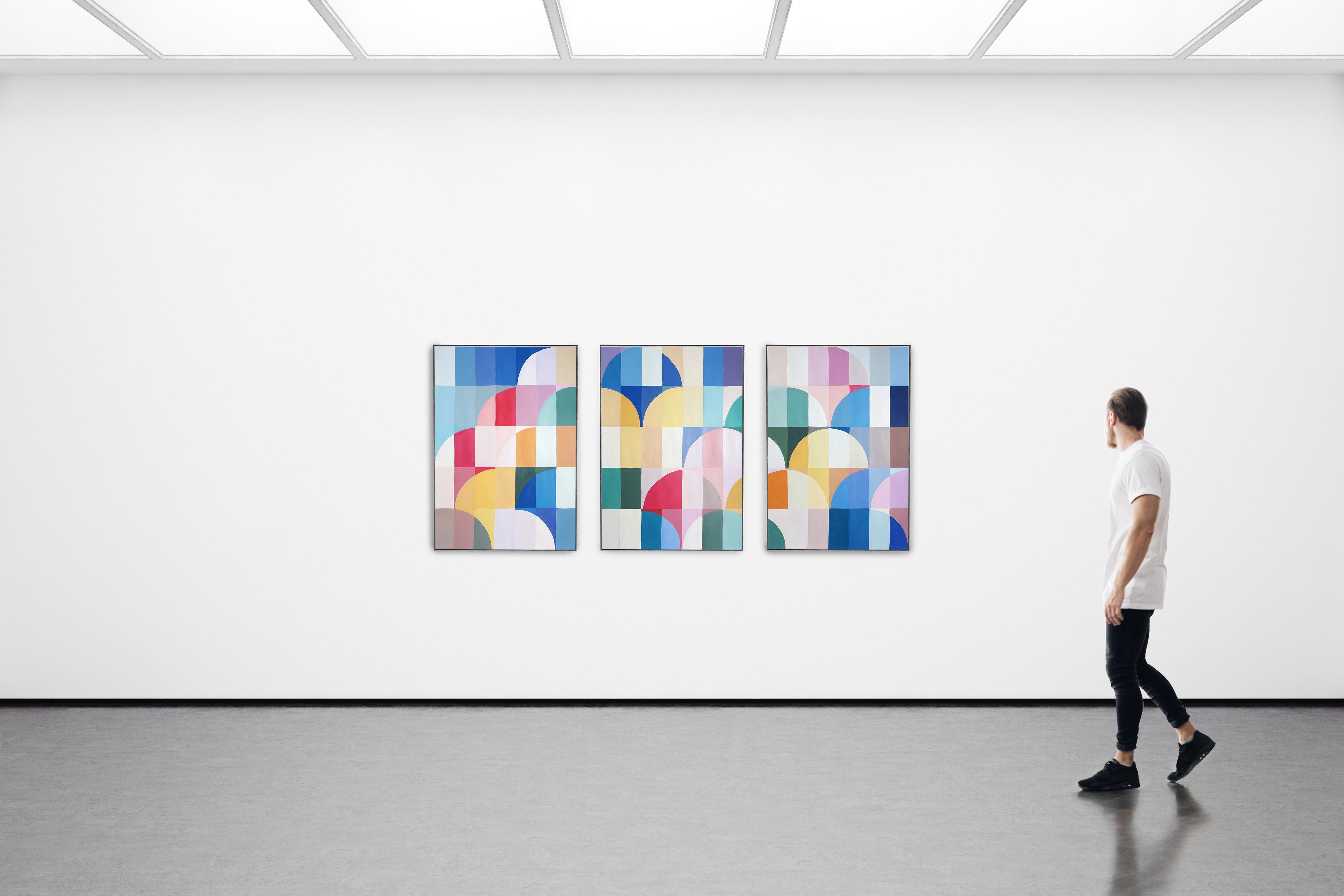 Art déco Motifs pastel, triptyque de tons primaires, parapluie courbes teinte sur papier en vente 1