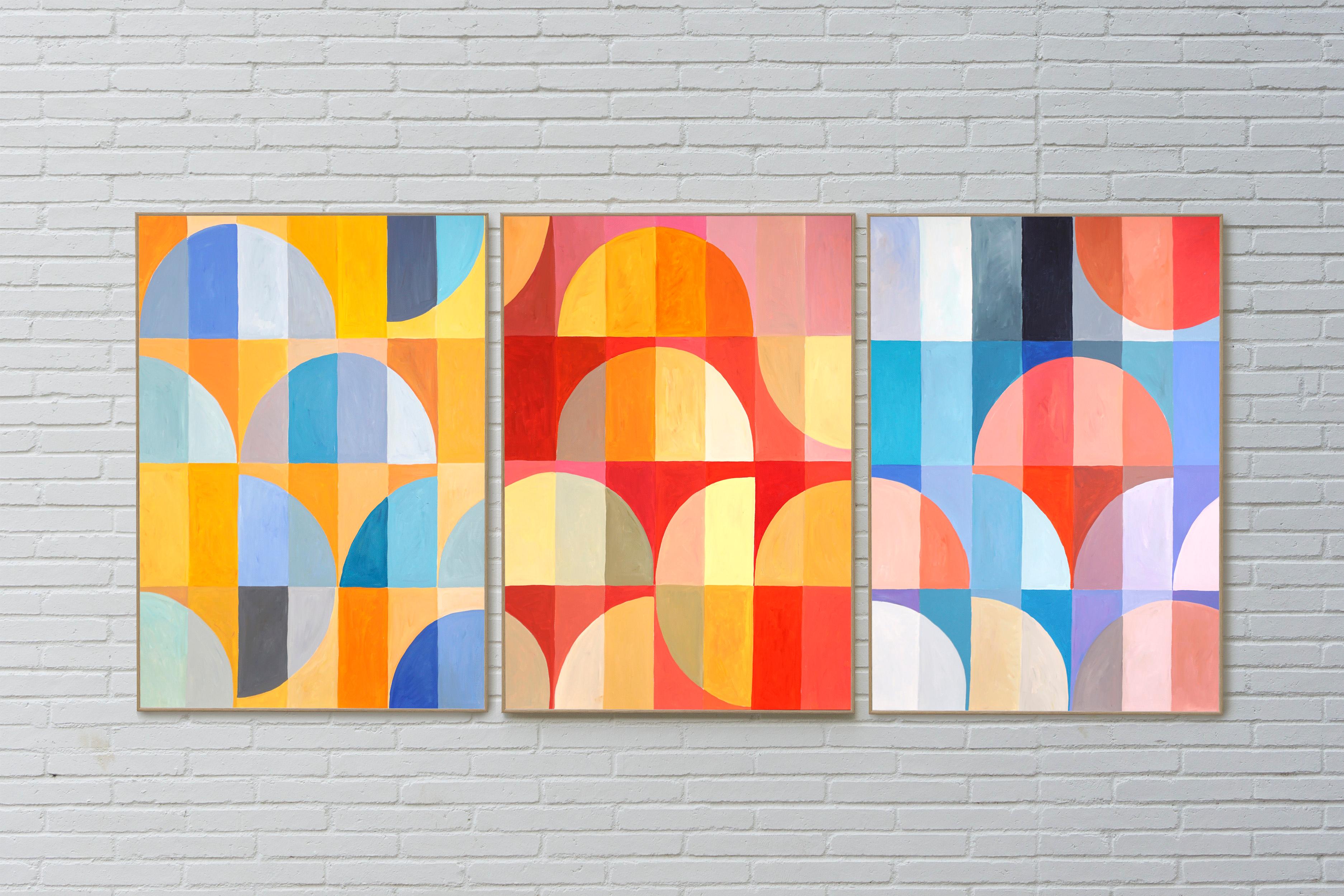 Stagioni mutevoli in toni primari, giallo, blu, rosso Griglia Bauhaus Trittico grande - Painting di Natalia Roman