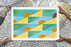 Beaches dorées de coucher de soleil, jaune, vert et turquoise, triangles de chaises aux tons clairs