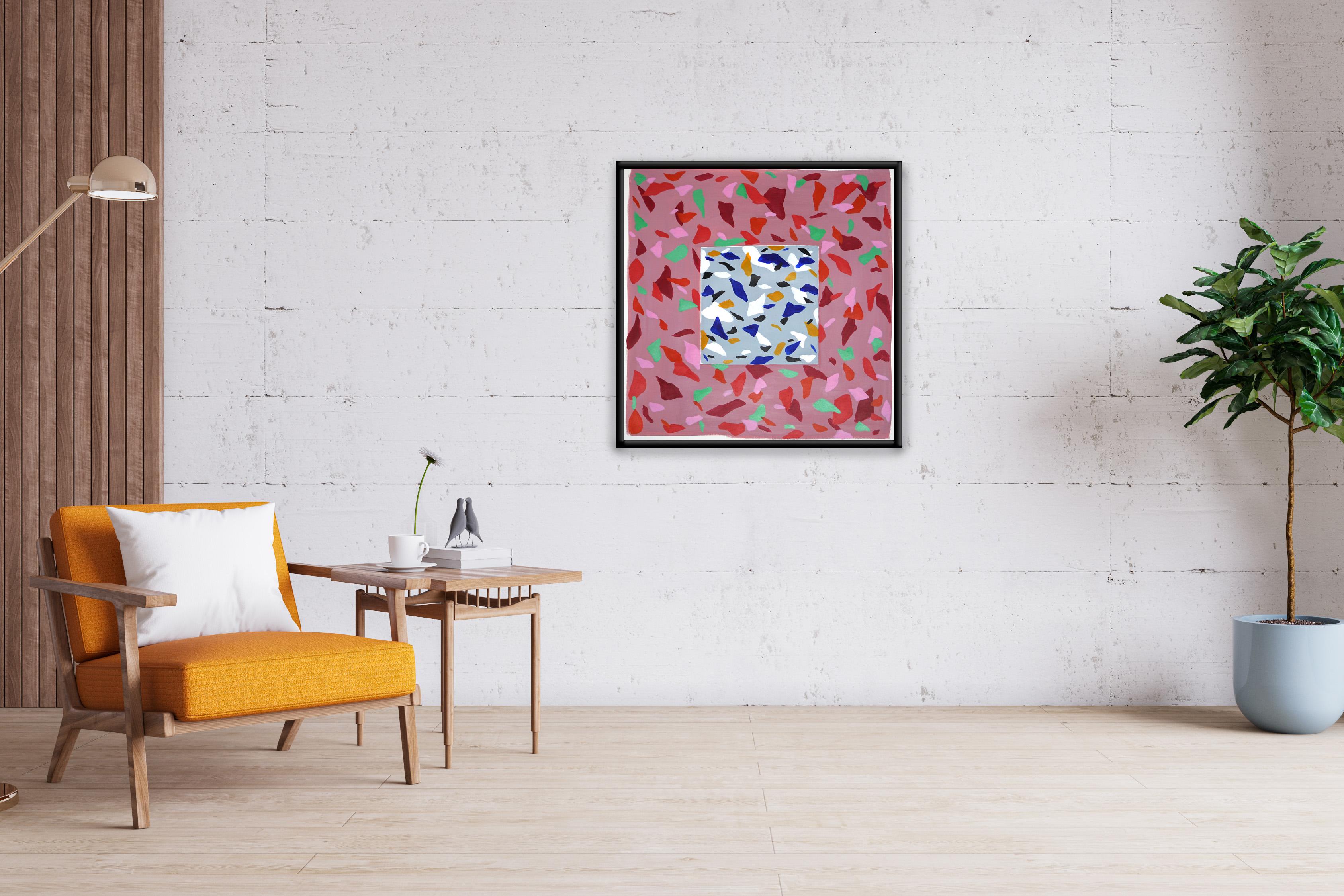 Graue graue Kachel über Erdbeerfeld, süße Farbtöne Terrazzo-Kacheln, rote Memphis-Formen  – Painting von Natalia Roman