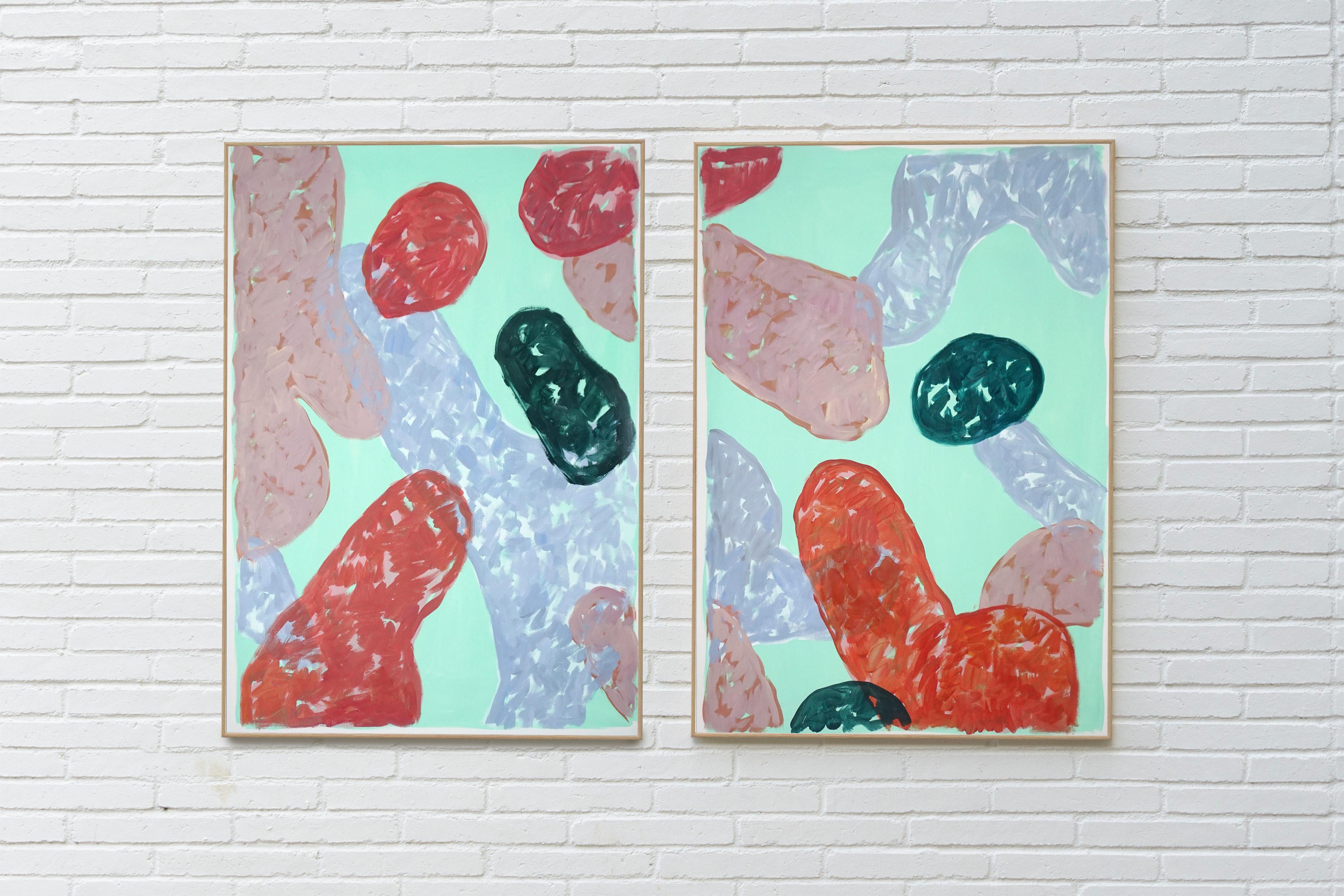 Abstraktes Stillleben auf Papier aus dem späten Sommer, warme pastellfarbene Töne, 2021 (Grau), Still-Life Painting, von Natalia Roman