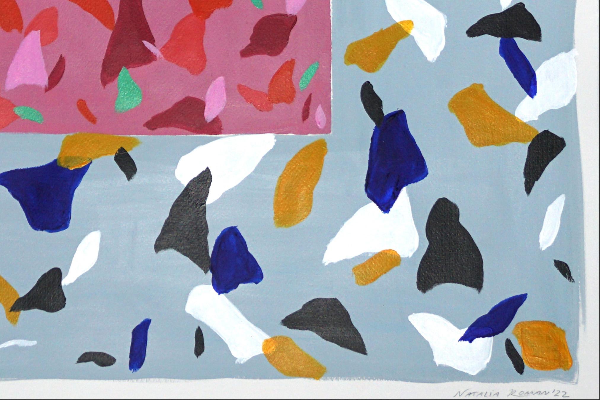 Mauvefarbene Camouflage auf Schiefer, quadratische Terrazzo-Fliesen in Rosa und Orange (Grau), Still-Life Painting, von Natalia Roman