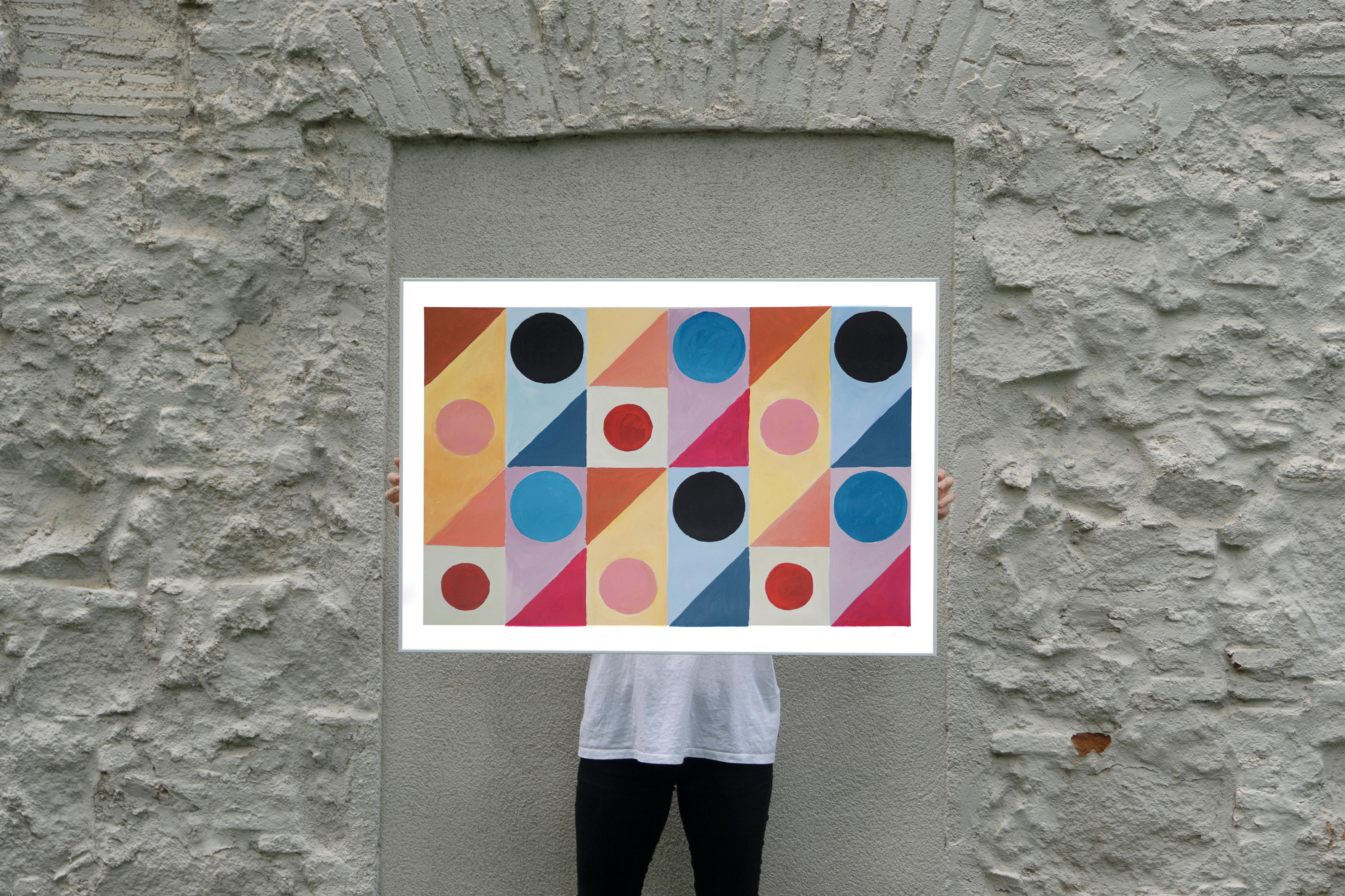 Transparence diagonale Mid-Tone, patchwork géométrique, rose, violet, cercles noirs - Géométrique abstrait Painting par Natalia Roman